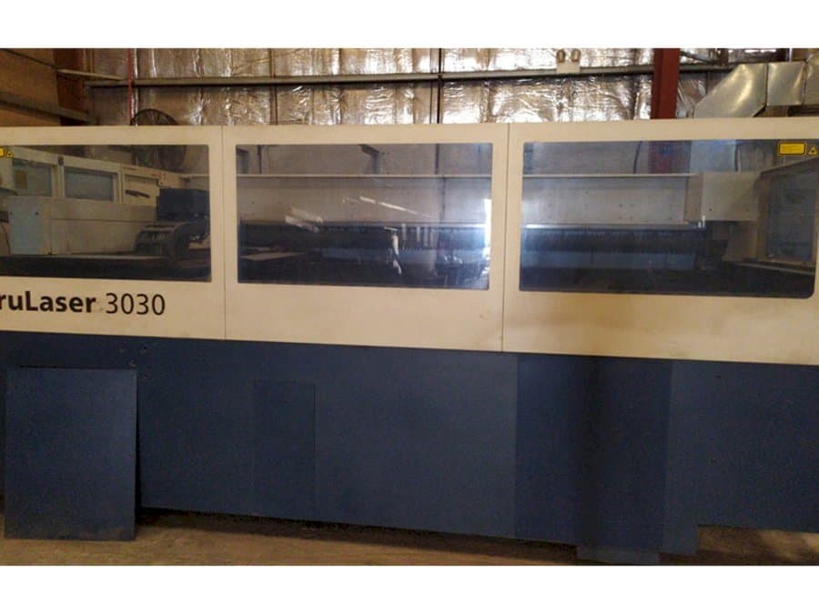 Koneen Trumpf TruLaser 3030 etunäkymä