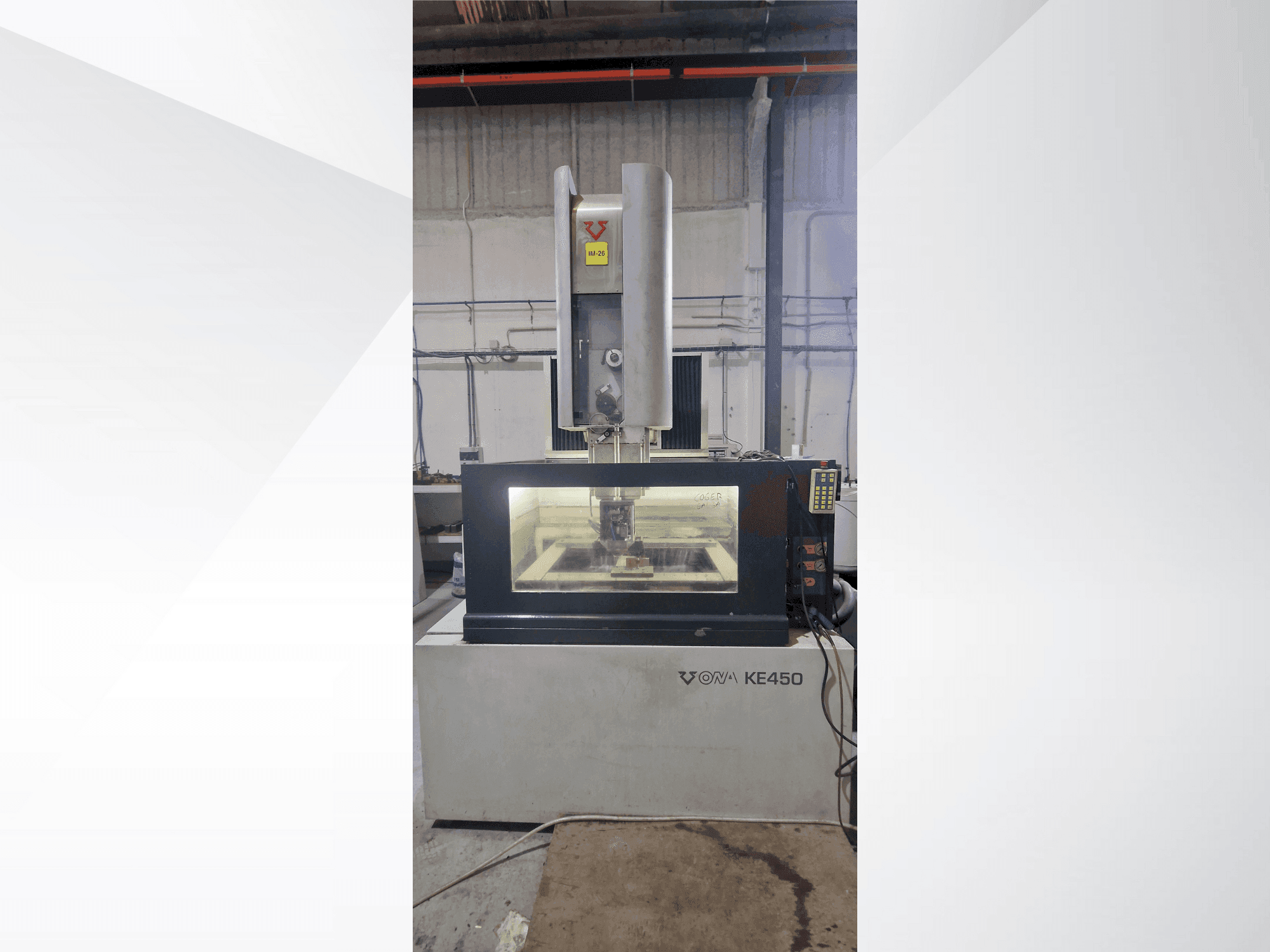 Koneen ONA KE 450 etunäkymä