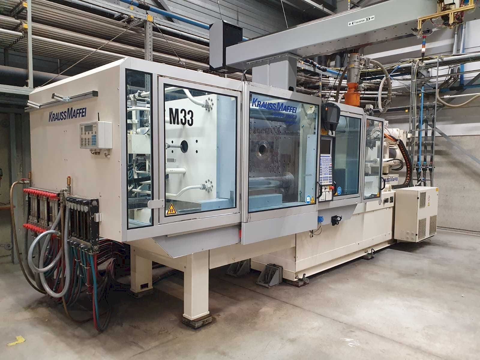 Koneen Krauss Maffei 280-1900 C3 etunäkymä