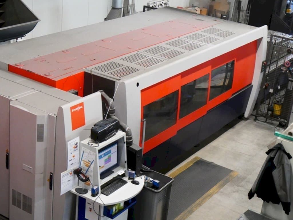 Koneen  Bystronic BySpeed Pro vasemman sivun näkymä