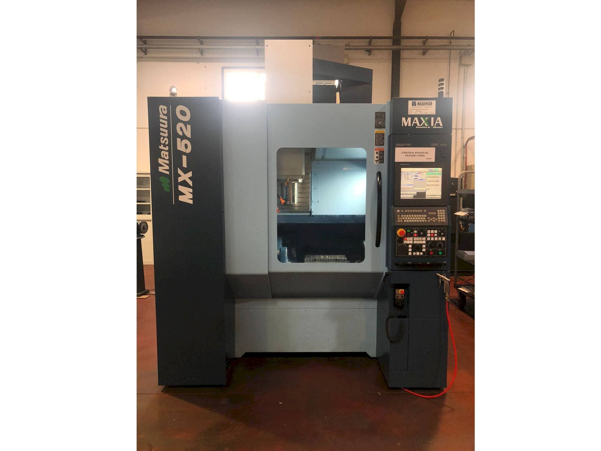 Koneen  Matsuura MX-520 etunäkymä