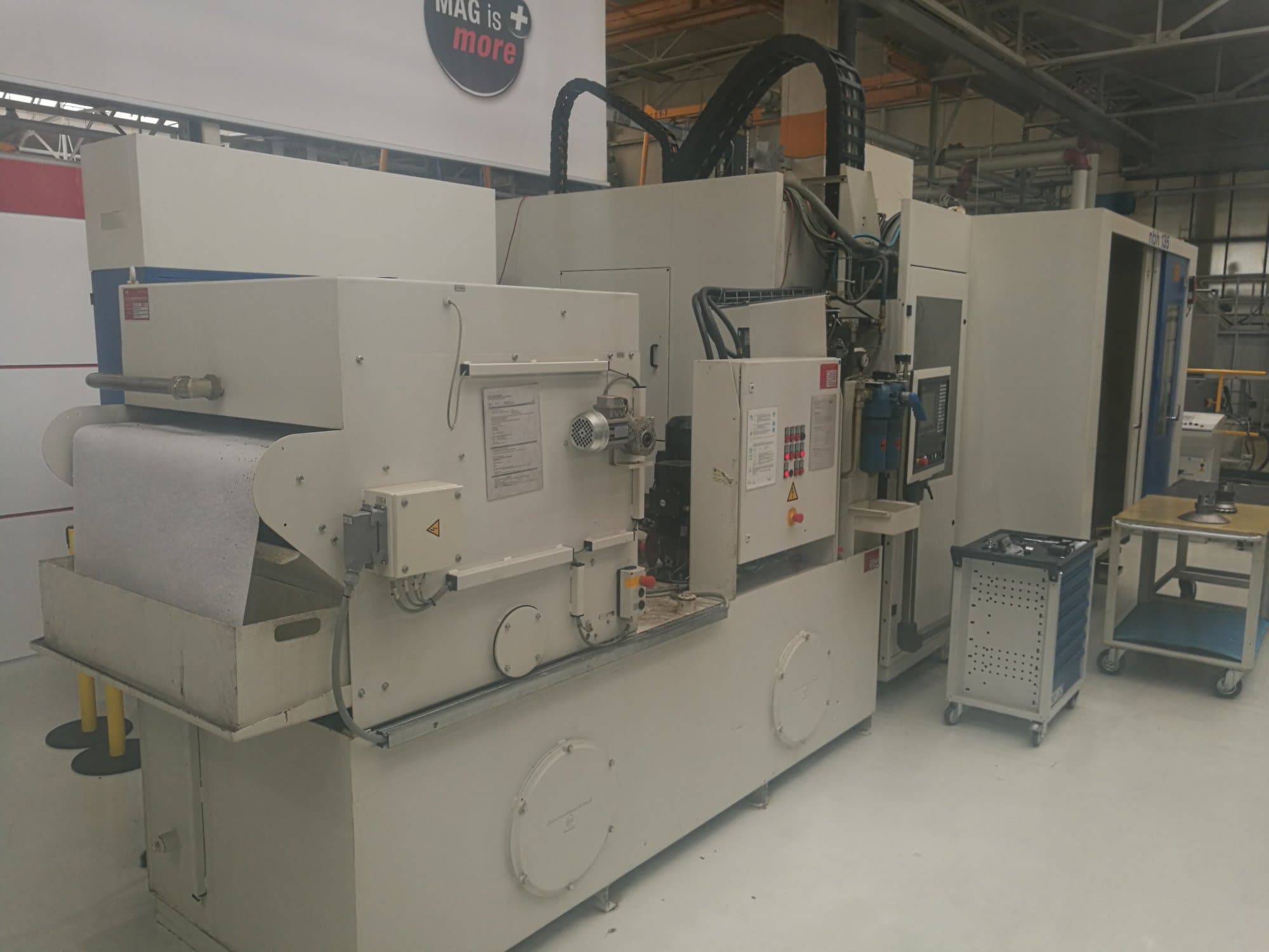 Koneen Hueller Hille vasen näkymä NBH 135