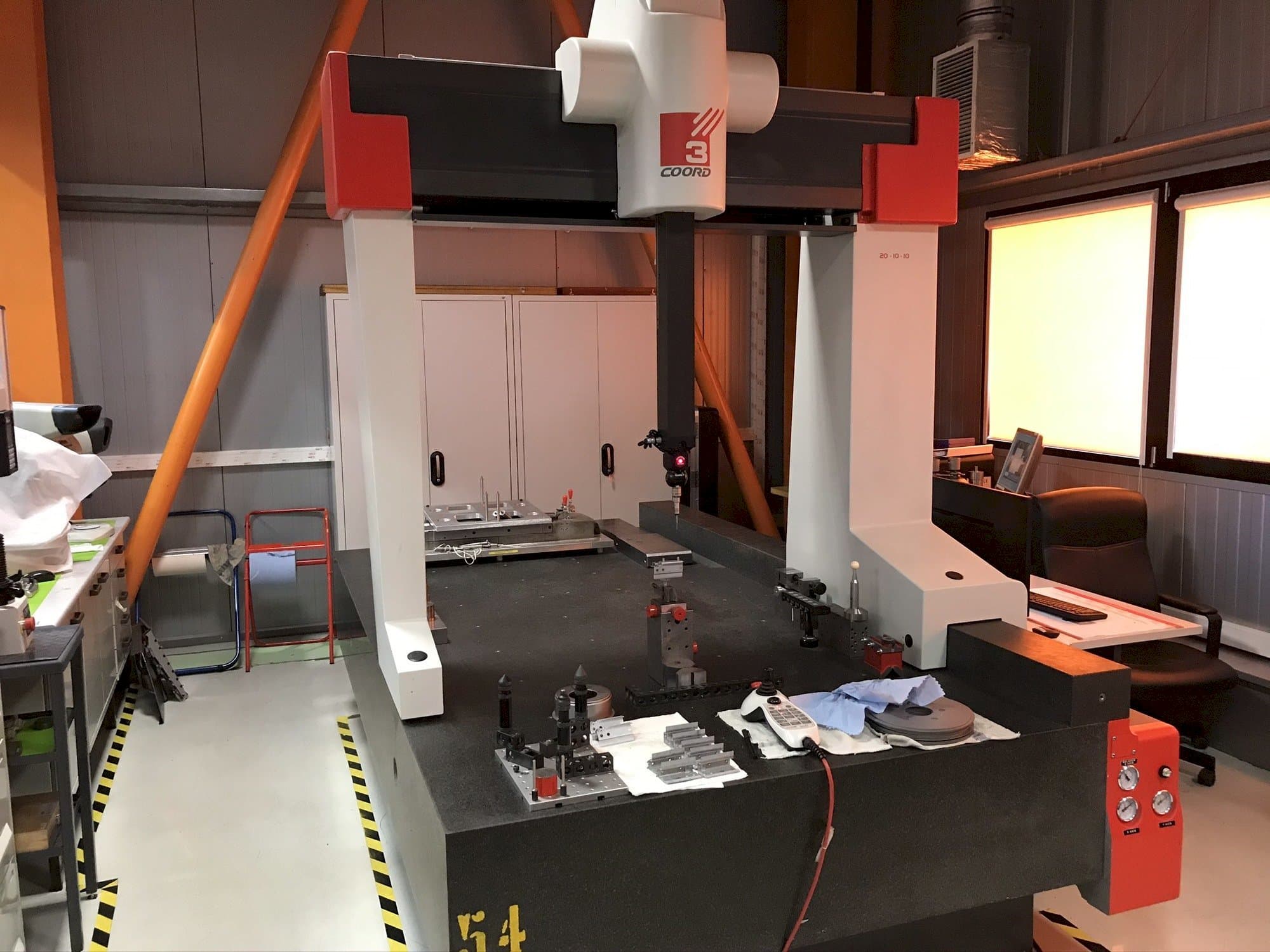 Koneen Coord3 MC16 20-10-10 etunäkymä