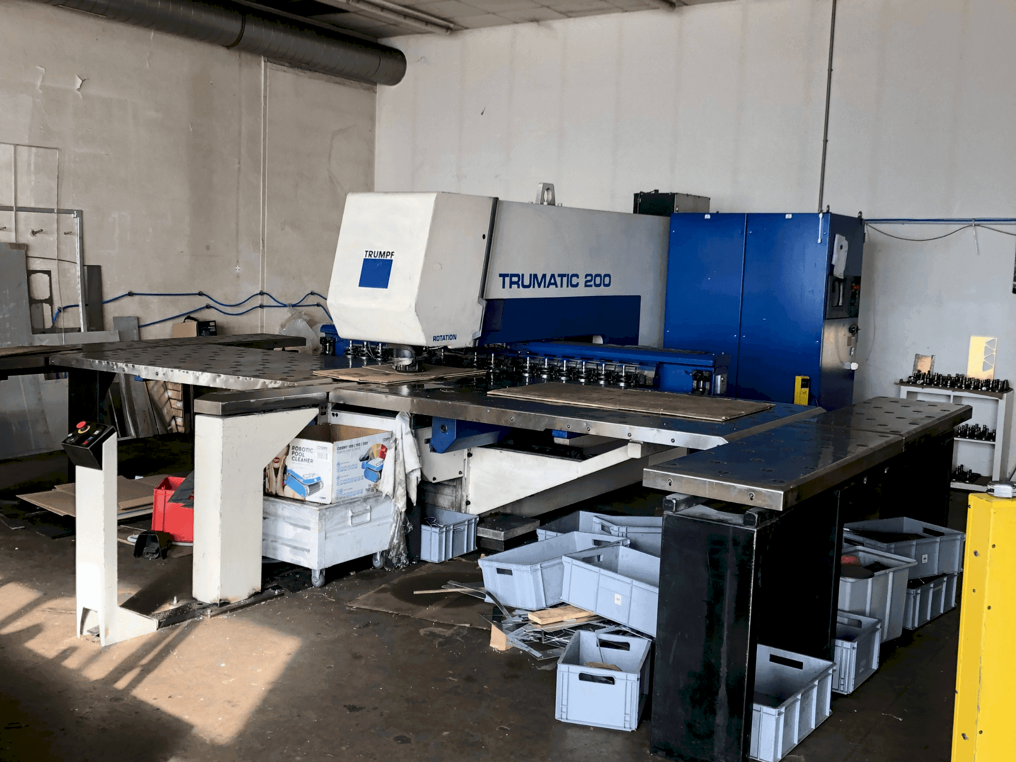Koneen  TRUMPF Trumatic TC200R etunäkymä