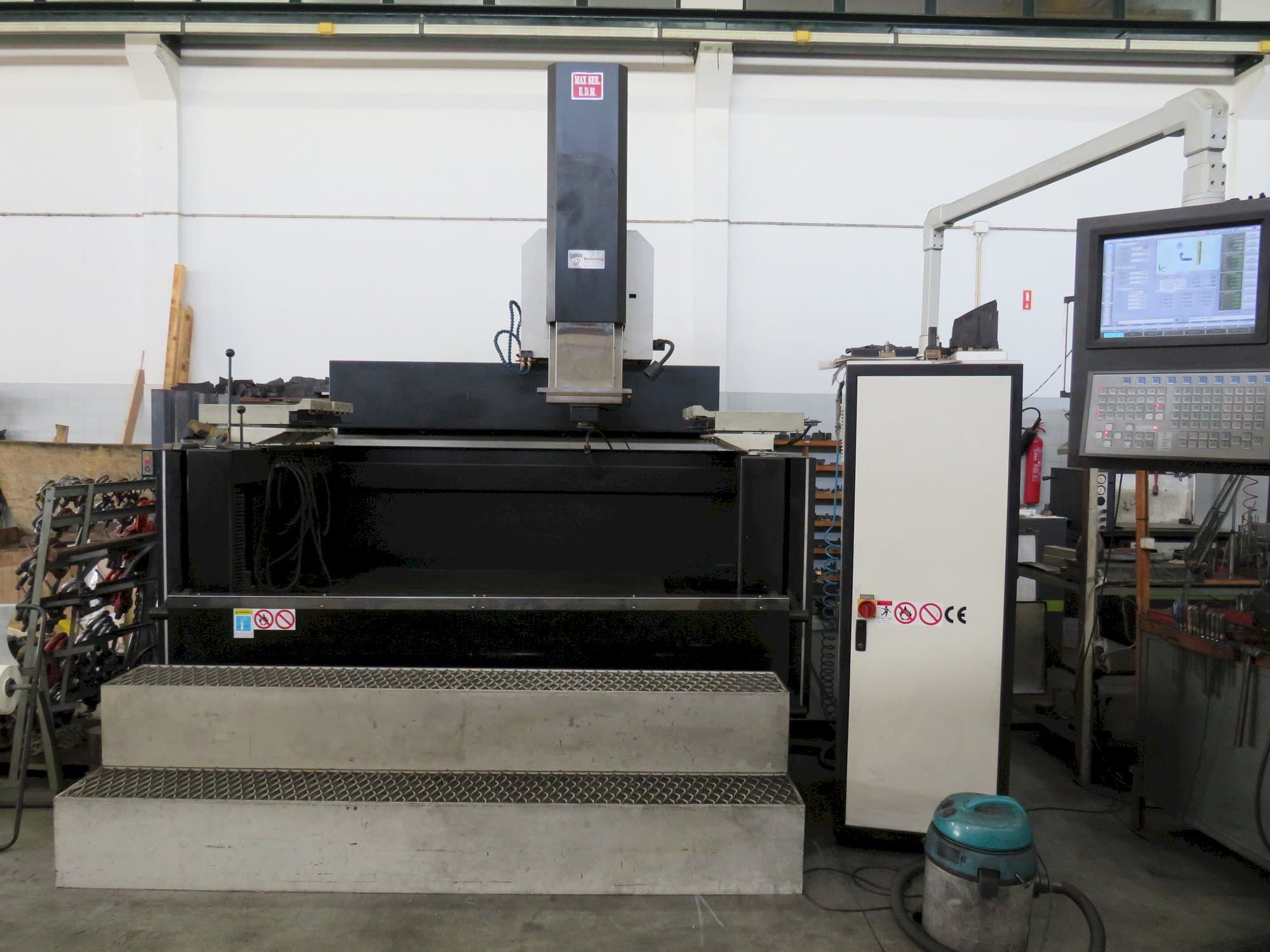 Koneen MAXSEE INDUSTRY CNC P66 100A etunäkymä