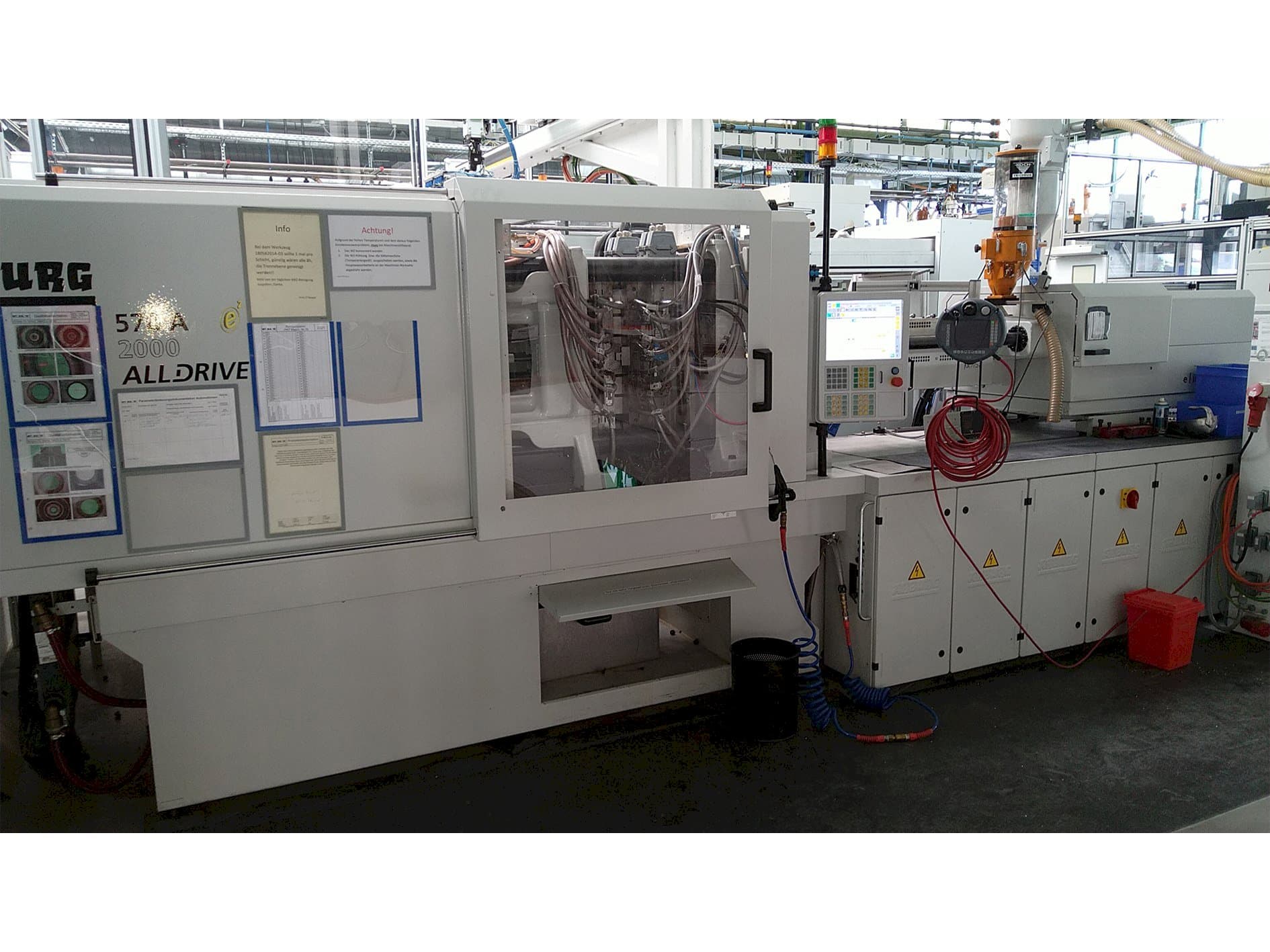 Koneen Arburg Allrounder 570 A 2000-800 ALLDRIVE etunäkymä