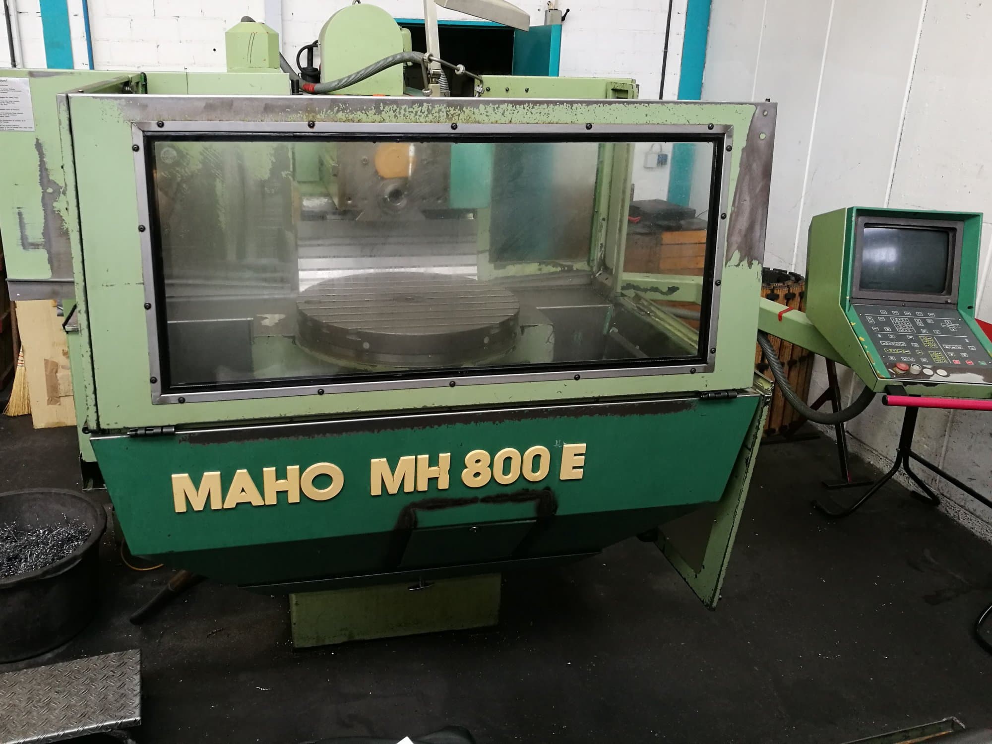 Koneen Maho etunäkymä MH 800 E