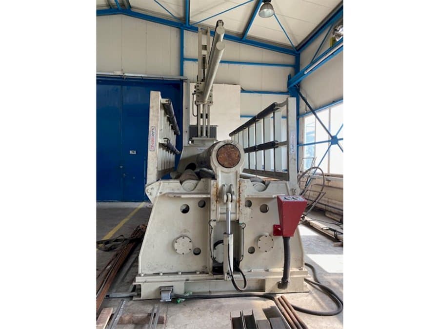 Koneen Akyapak AHS 4100/25 etunäkymä