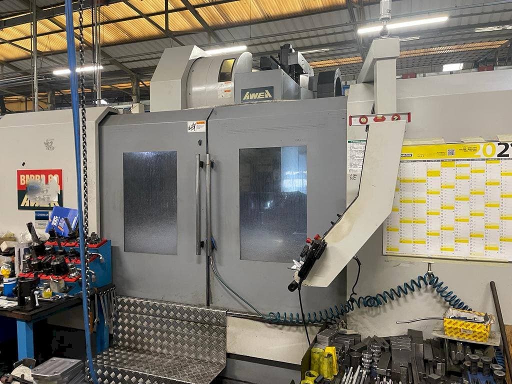 Koneen AWEA BM-1600 etunäkymä