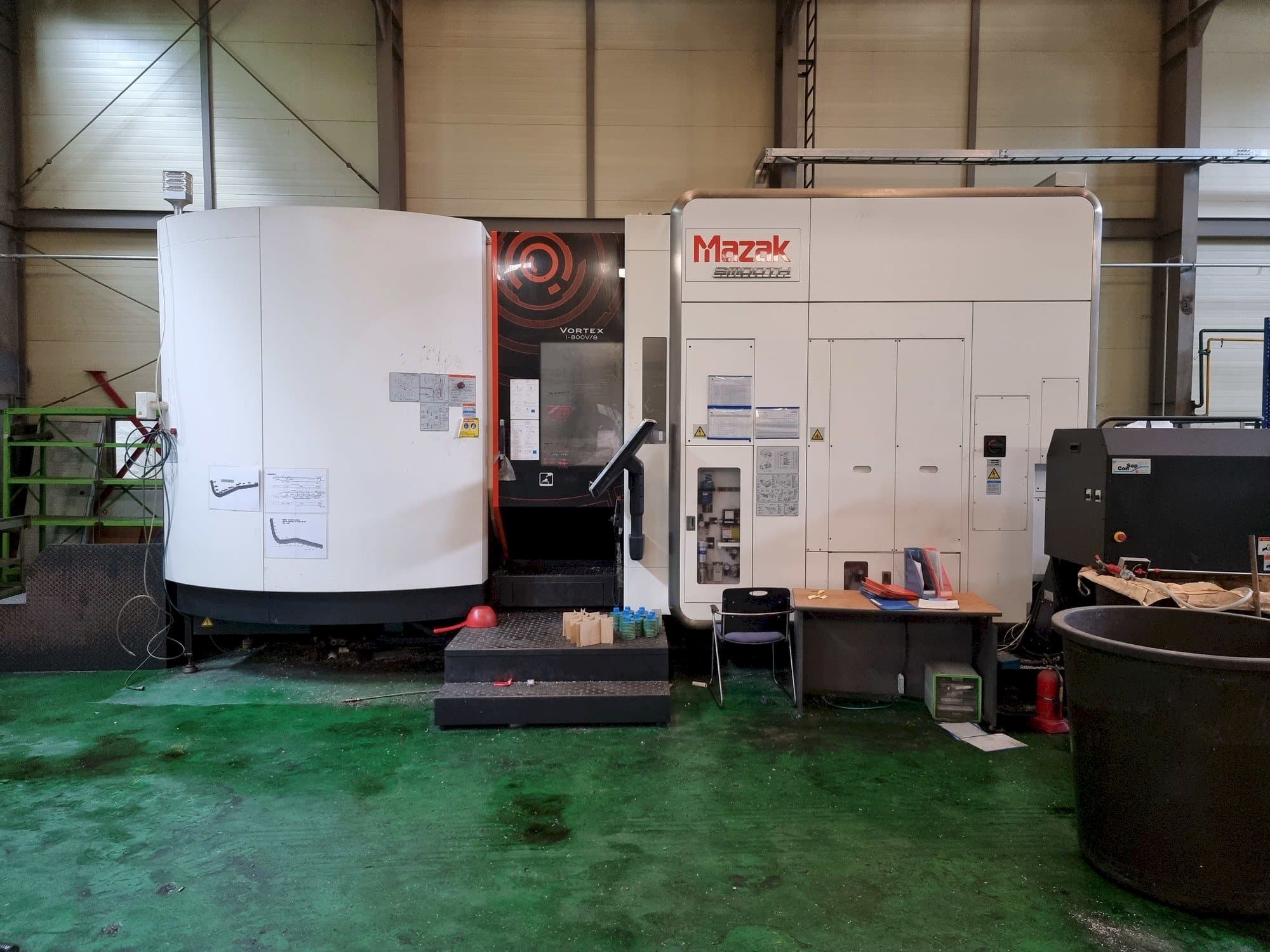 Koneen Mazak VORTEX i-800V/8 etunäkymä