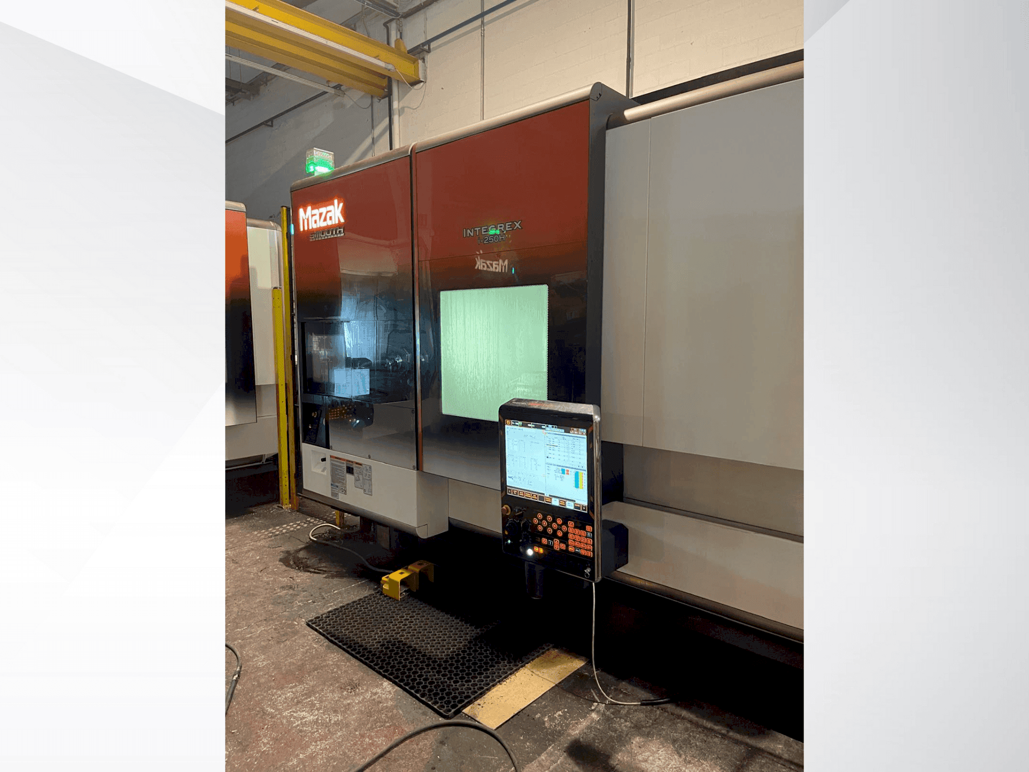 Koneen Mazak Integrex i-250H etunäkymä