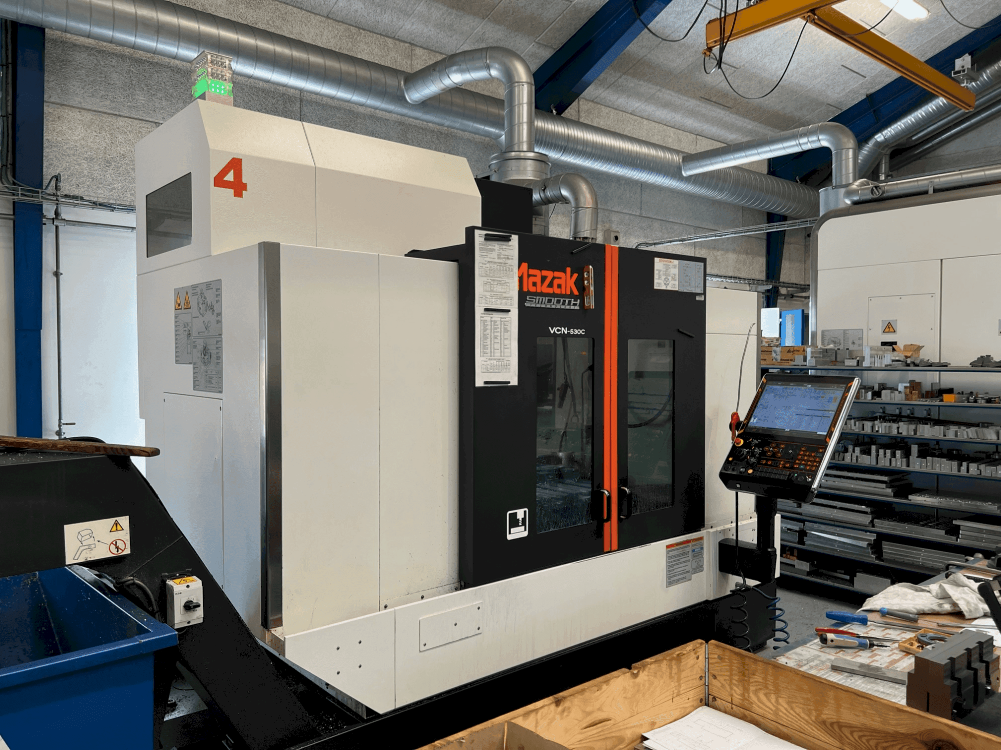 Koneen Mazak VCN-530C etunäkymä