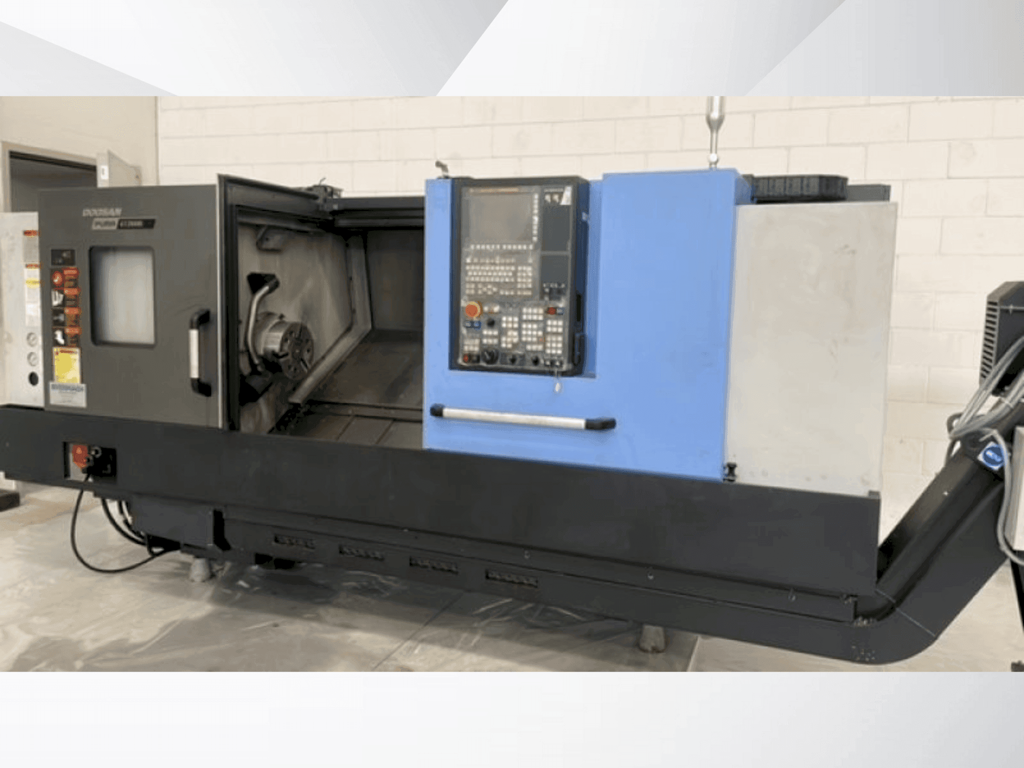 Koneen  DOOSAN PUMA GT 2600L etunäkymä