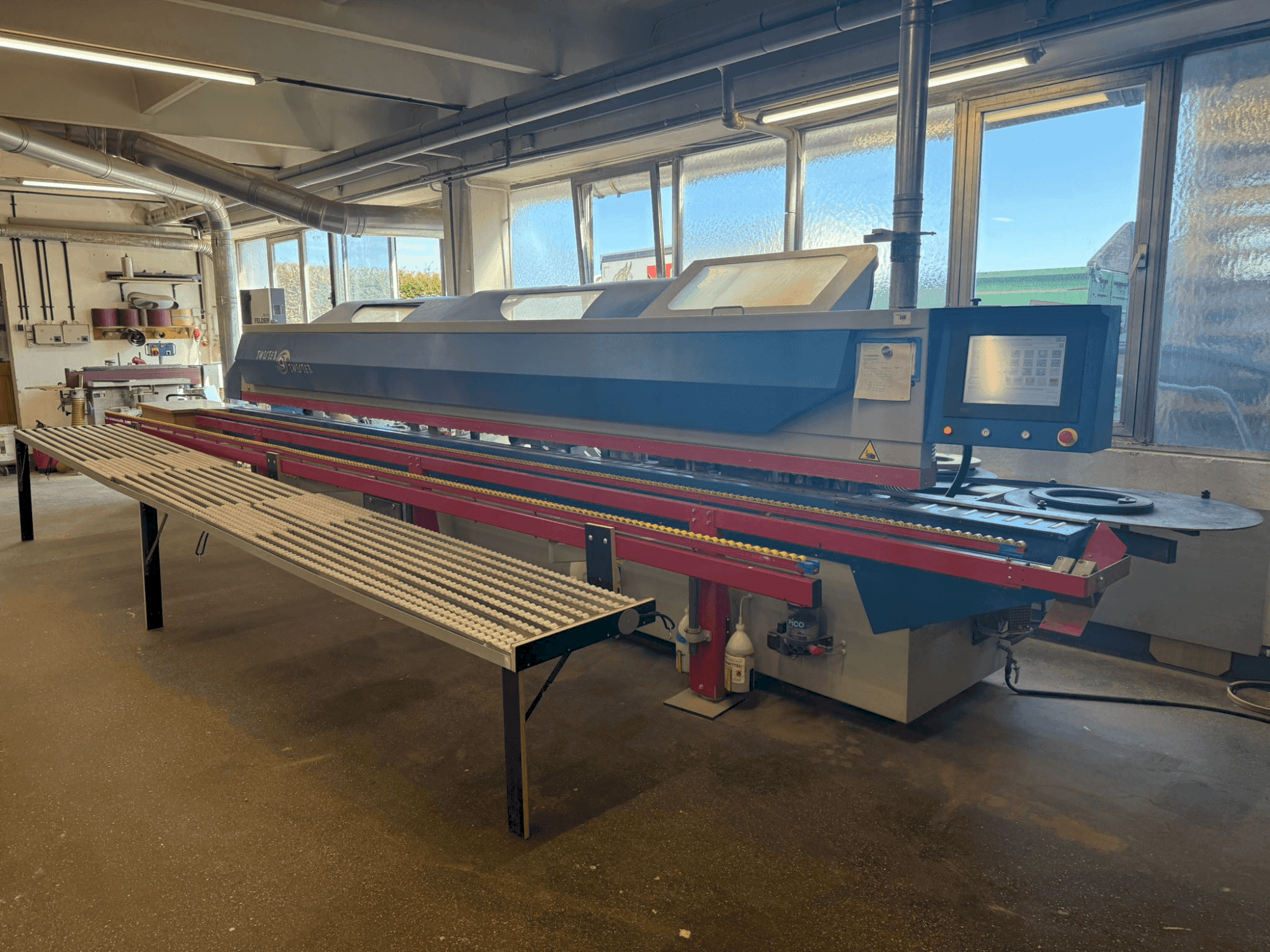 Koneen OTT TWISTER etunäkymä