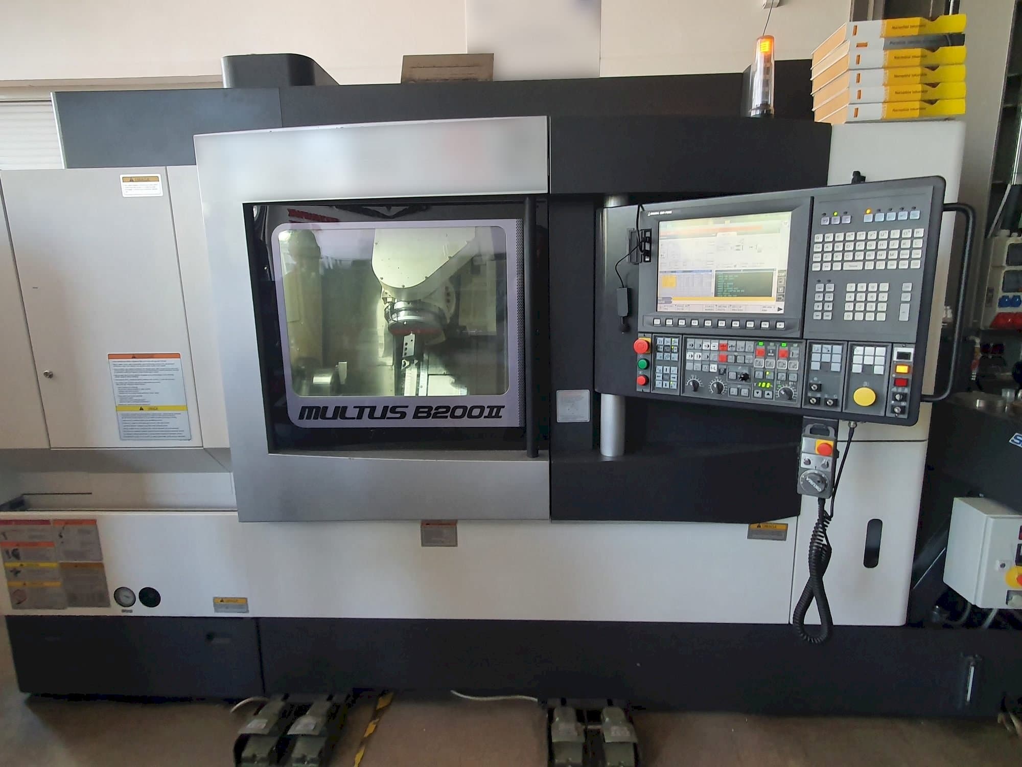 Koneen Okuma MULTUS B200II CX750 etunäkymä