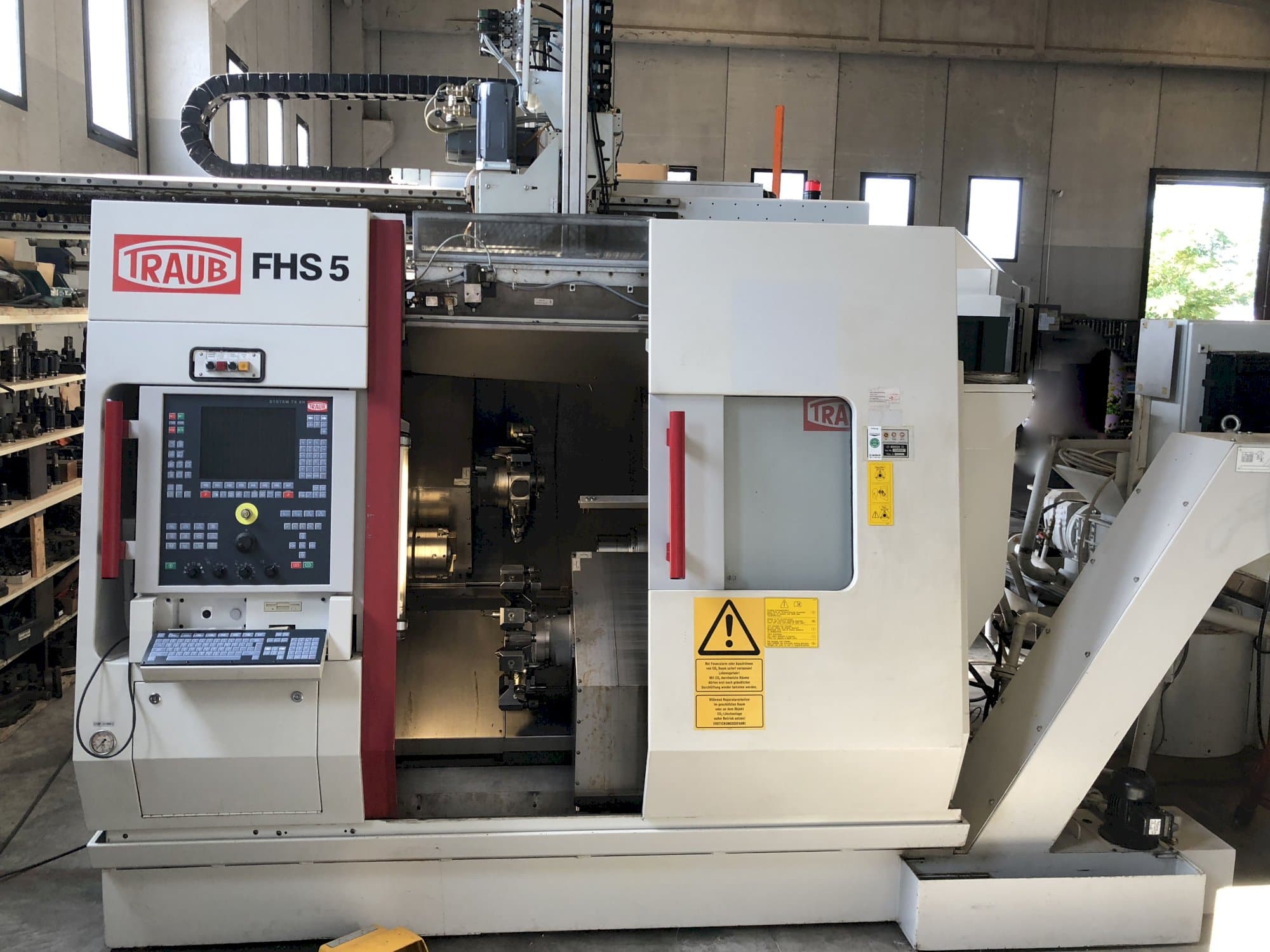 Koneen TRAUB etunäkymä TNC 42