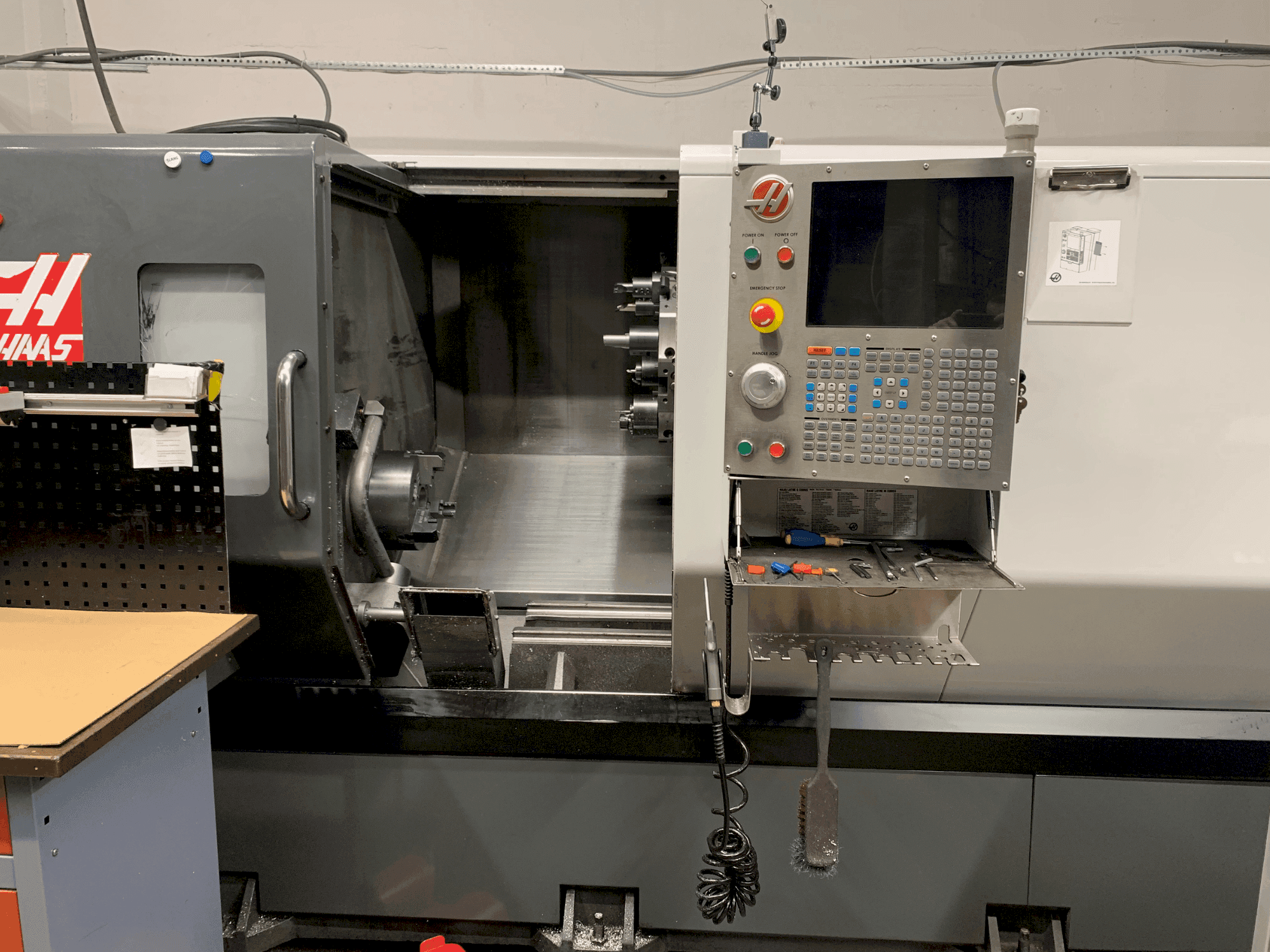 Koneen HAAS ST-30Y etunäkymä
