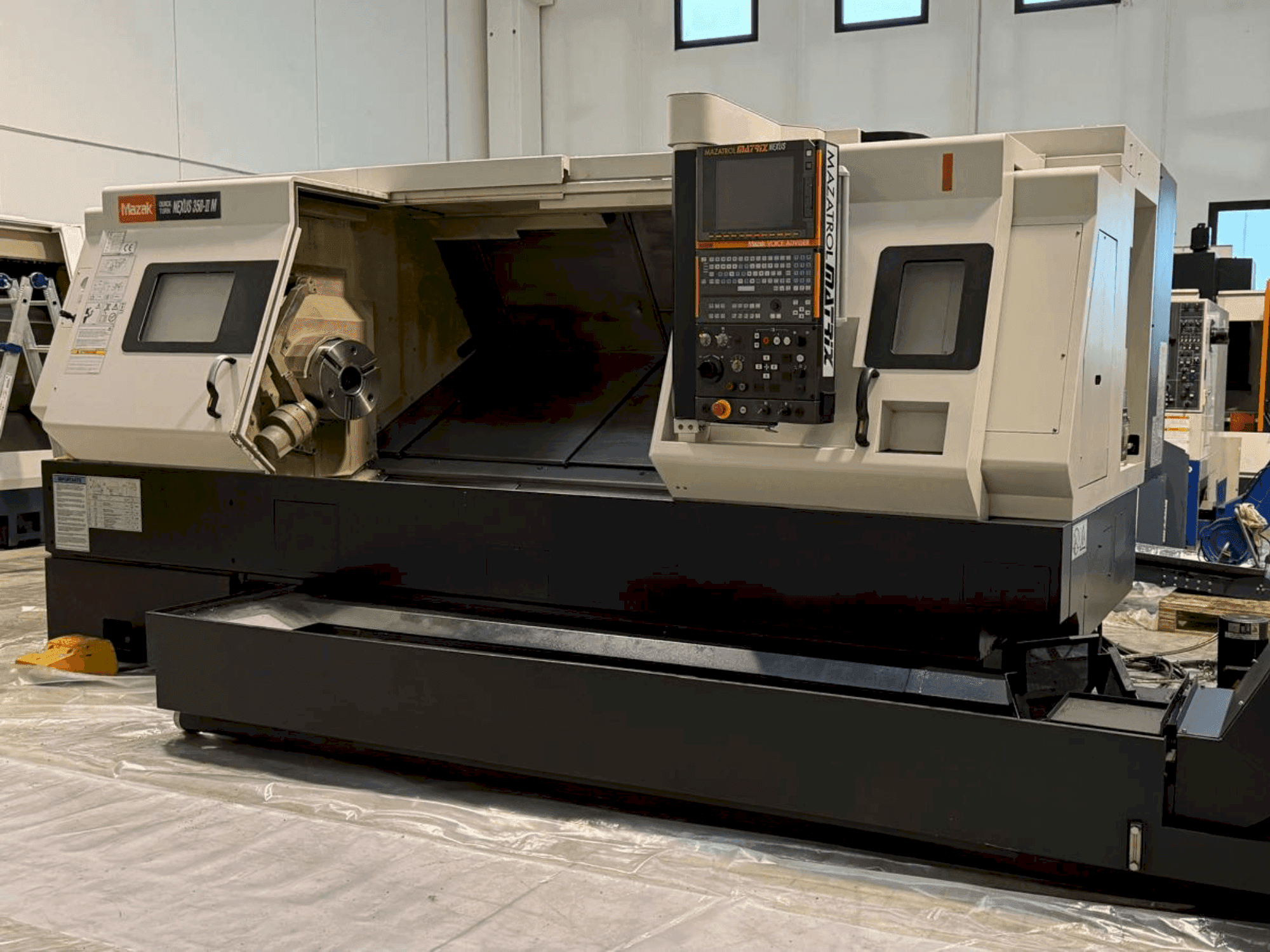 Koneen Mazak QT Nexus 350 II M etunäkymä