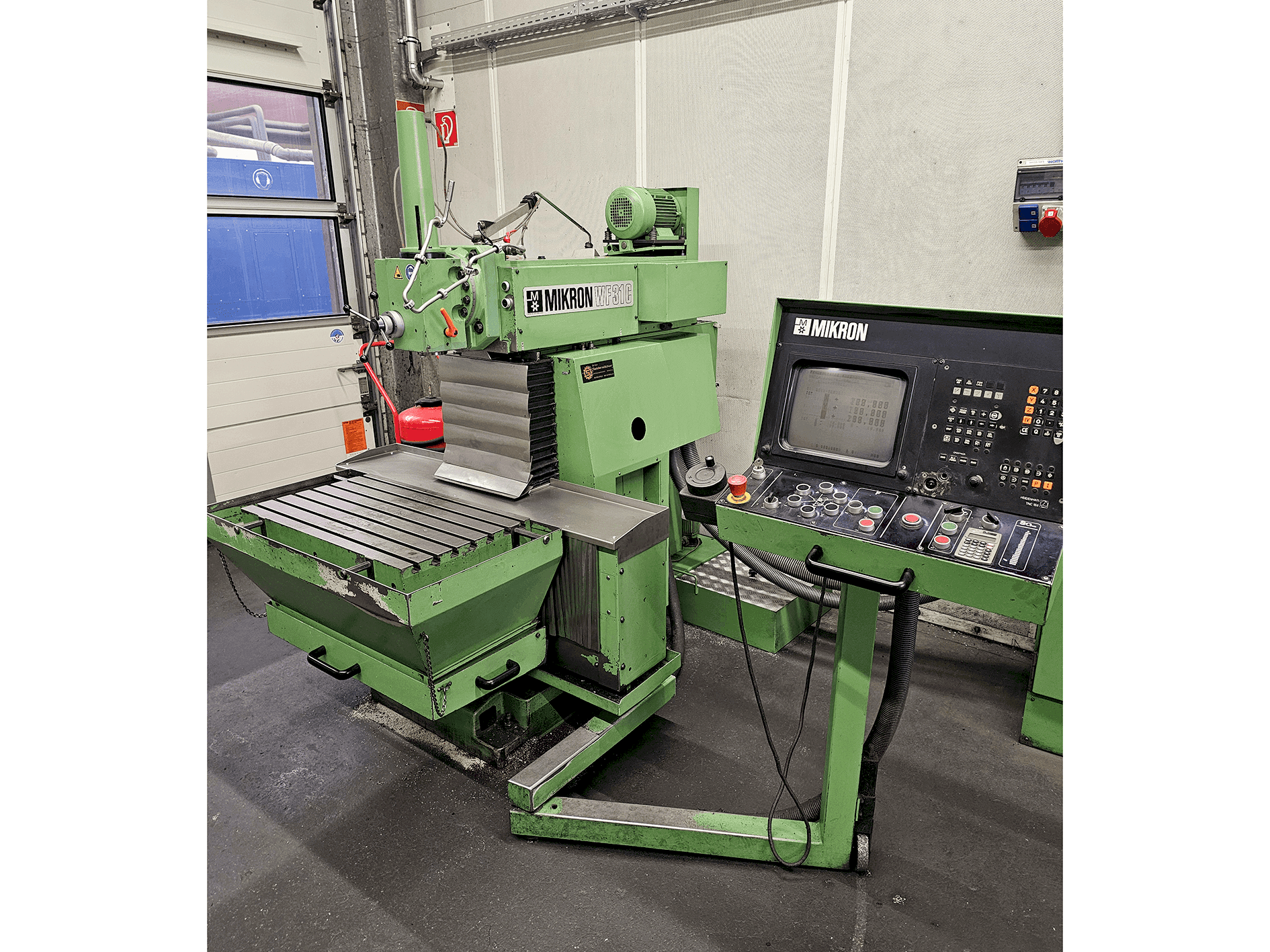 Koneen MIKRON WF-31C etunäkymä