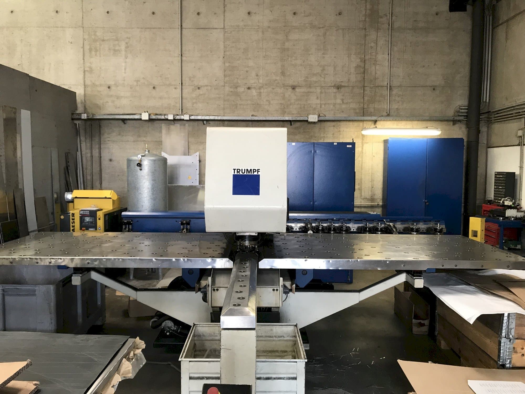 Koneen Trumpf Trumatic 200R etunäkymä