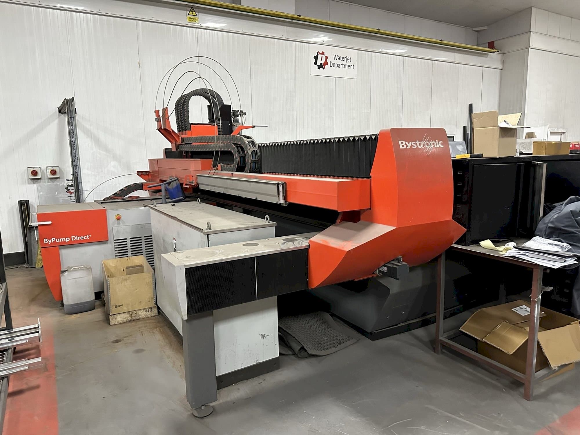 Koneen  Bystronic Byjet Flex 6030 Waterjet etunäkymä