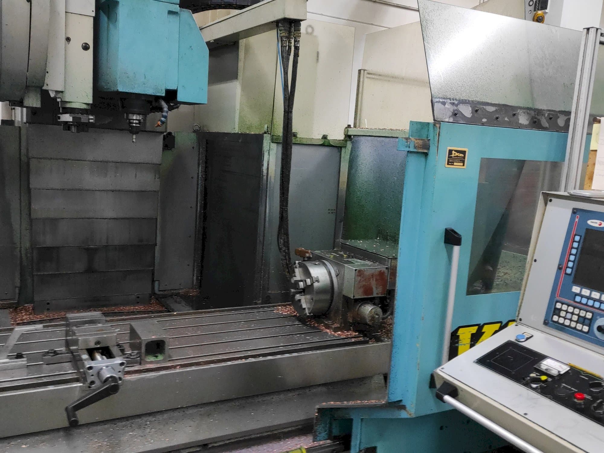 Koneen ANAYAK V-1800 etunäkymä