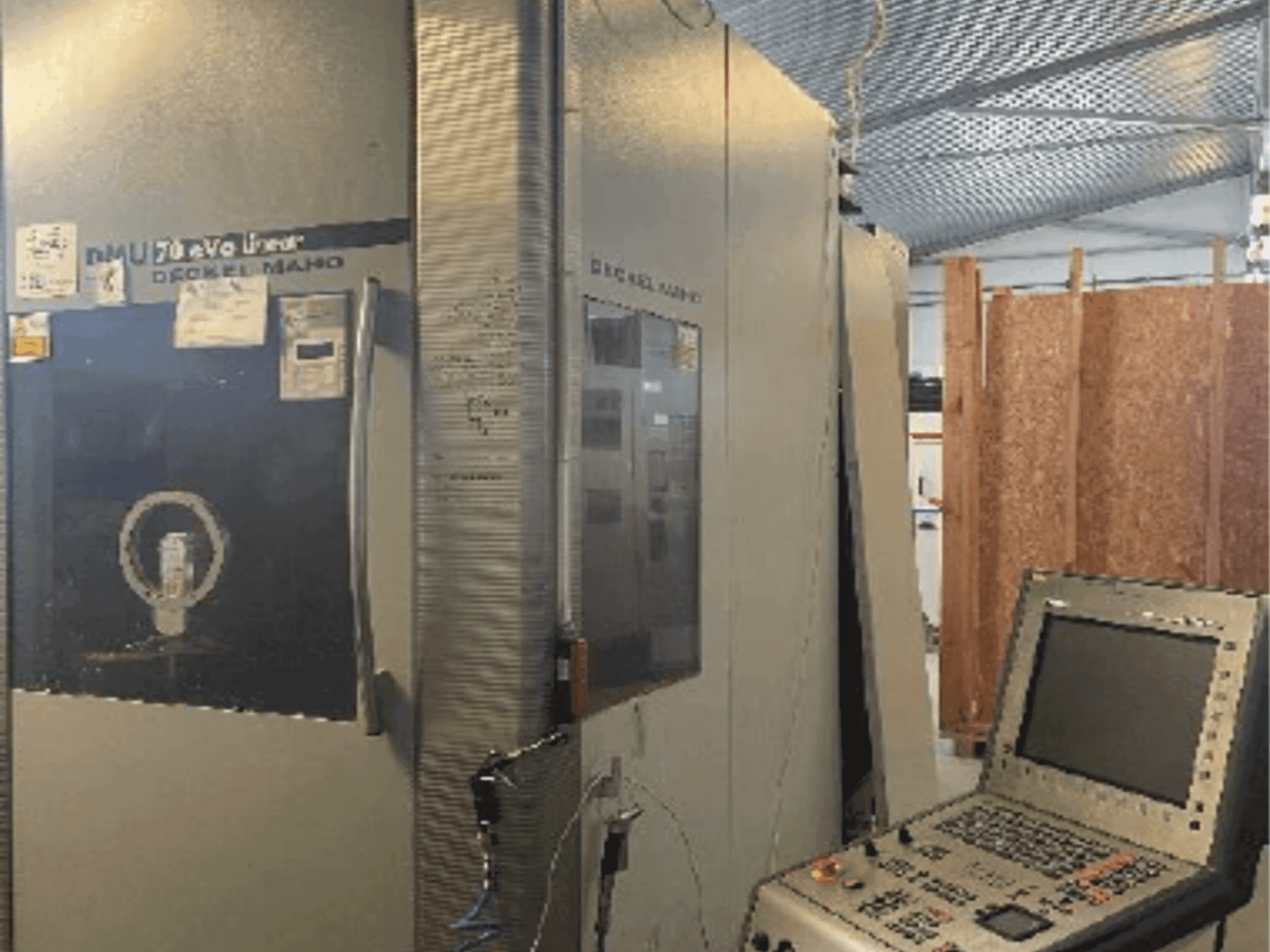 Koneen  DMG DECKEL MAHO DMU 70 eVo etunäkymä