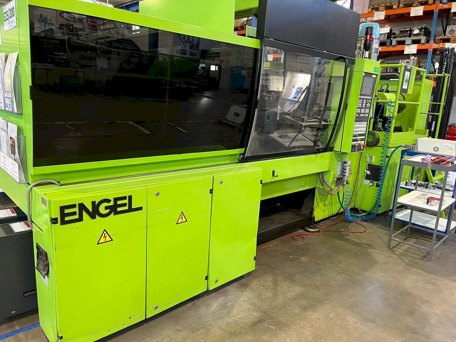 Koneen  Engel ES 650/150 HL etunäkymä