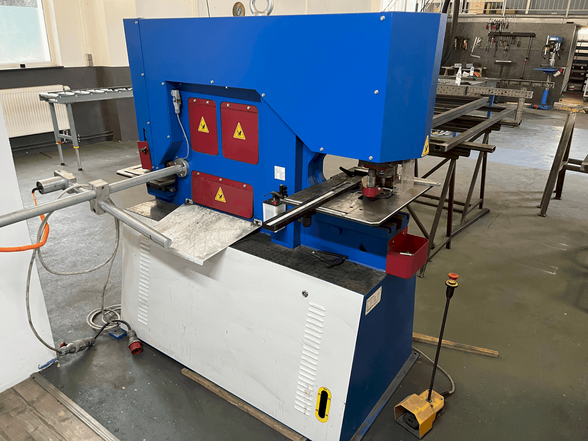 Koneen  Metallkraft  HPS 65 DS etunäkymä