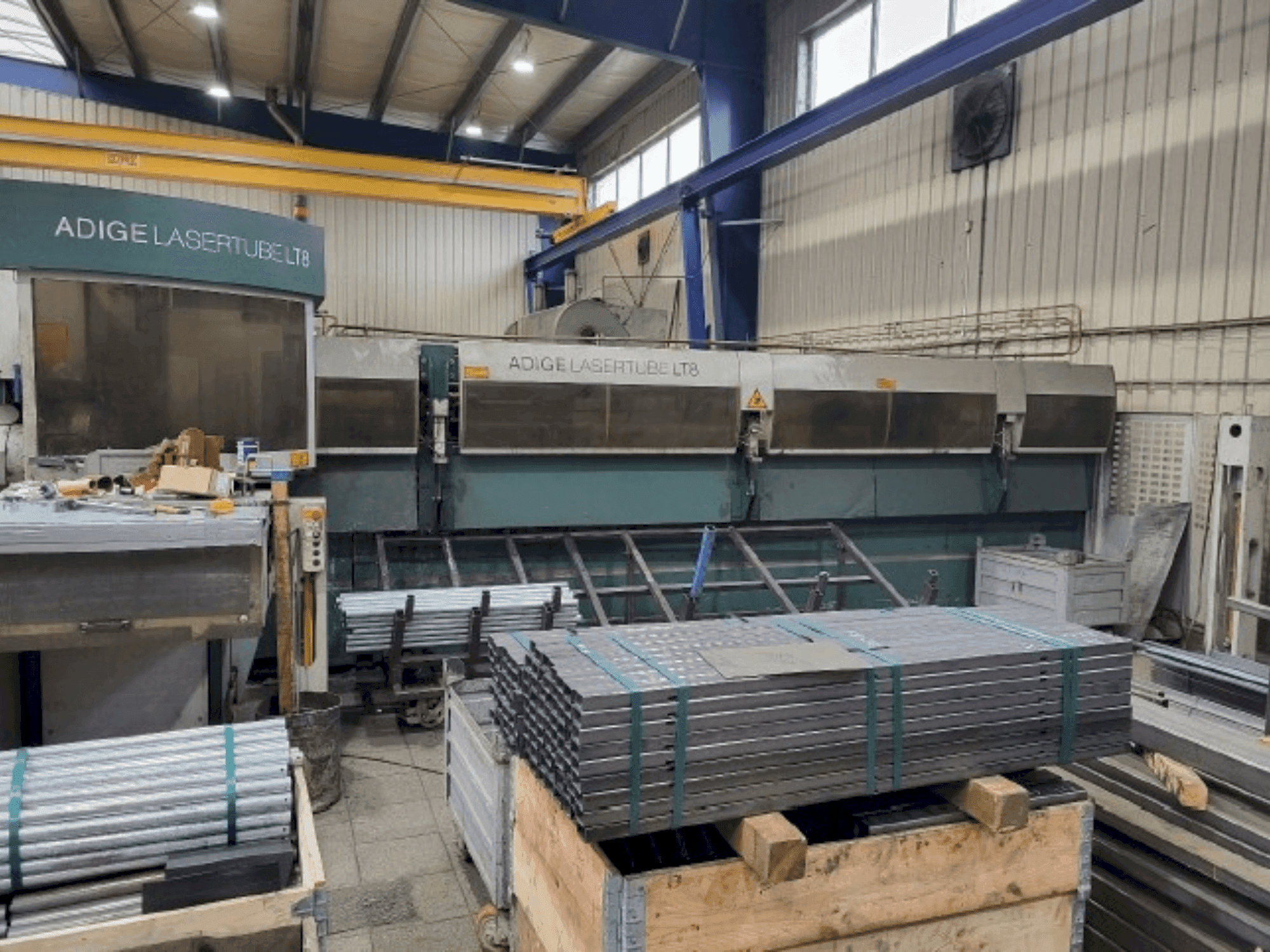 Koneen  BLM Adige LT 8 etunäkymä