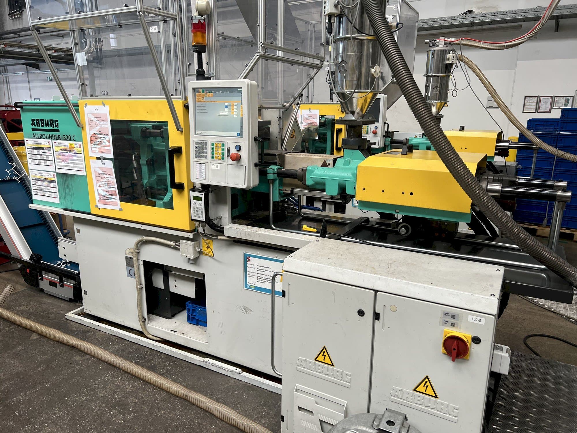 Koneen Arburg Allrounder 320C 500 - 170 etunäkymä