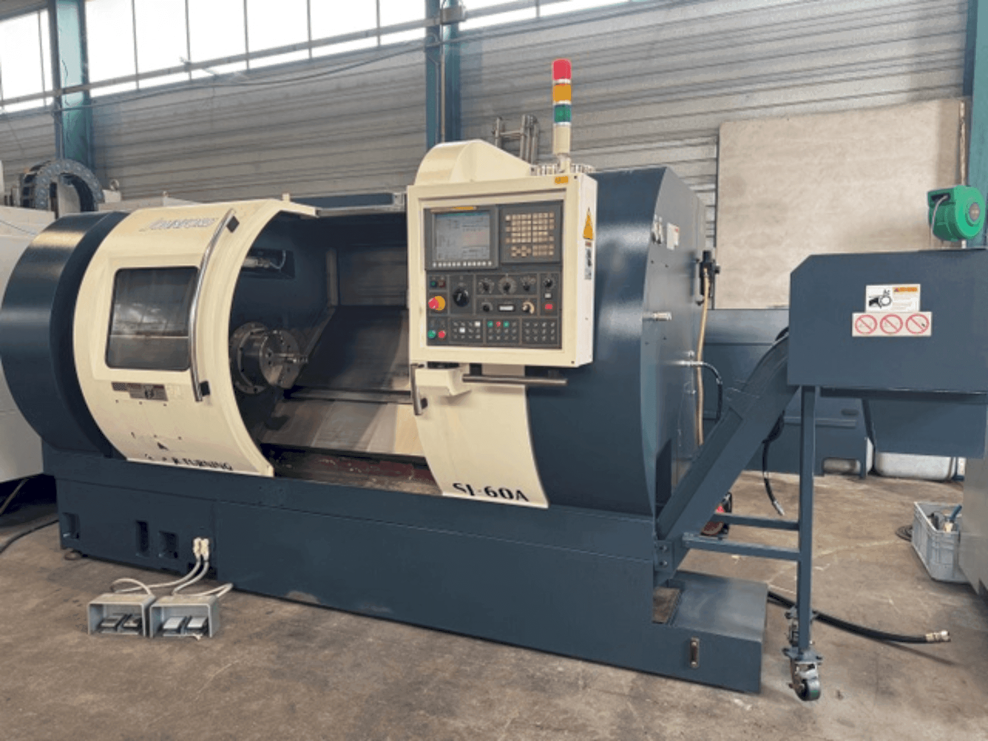 Koneen  Johnford SL 60A CS etunäkymä