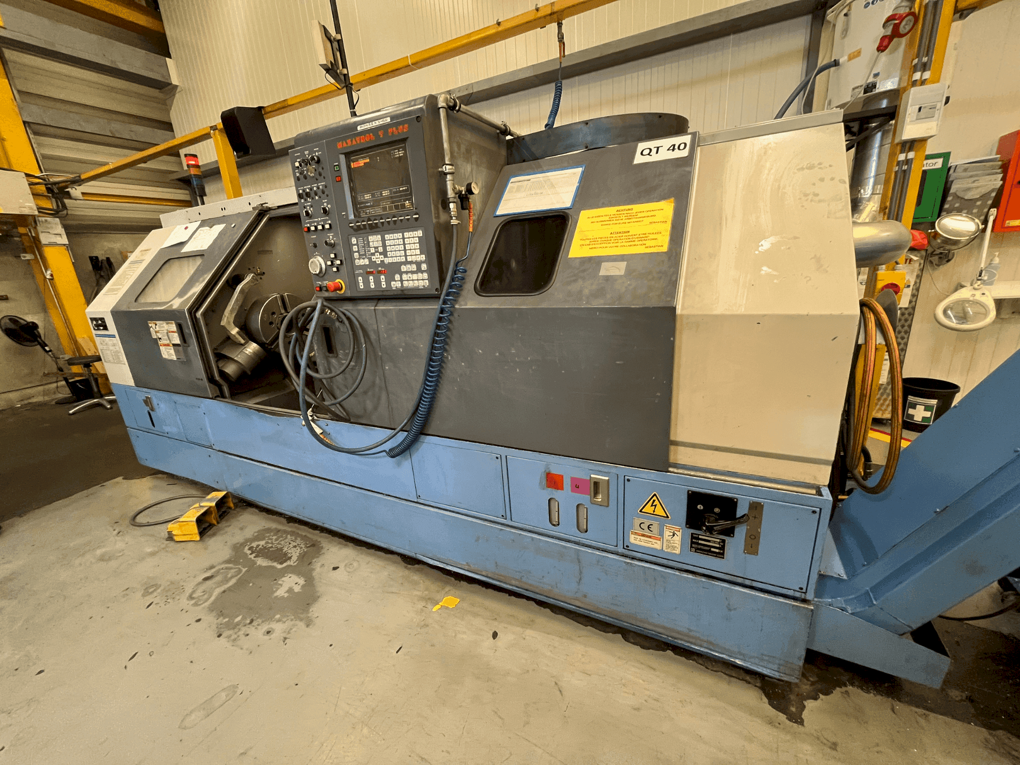 Koneen Mazak QT-40 etunäkymä