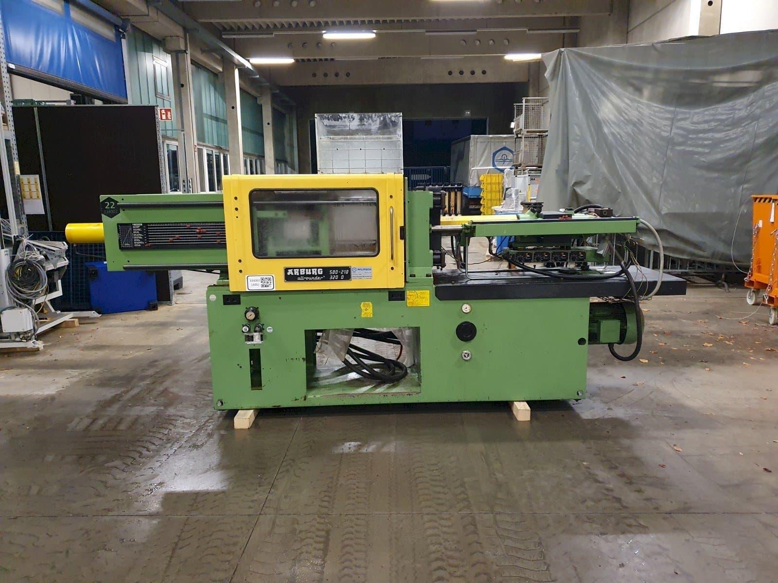 Koneen Arburg Allrounder 320 D 500-210 etunäkymä