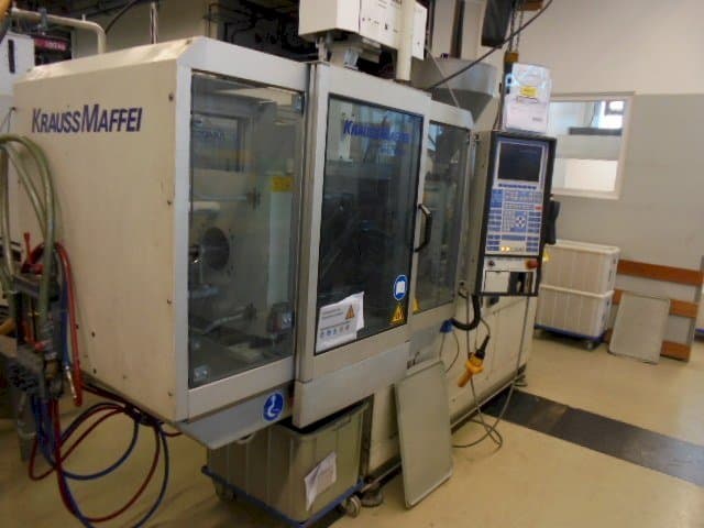 Koneen Krauss Maffei KM 50-220-C2 etunäkymä