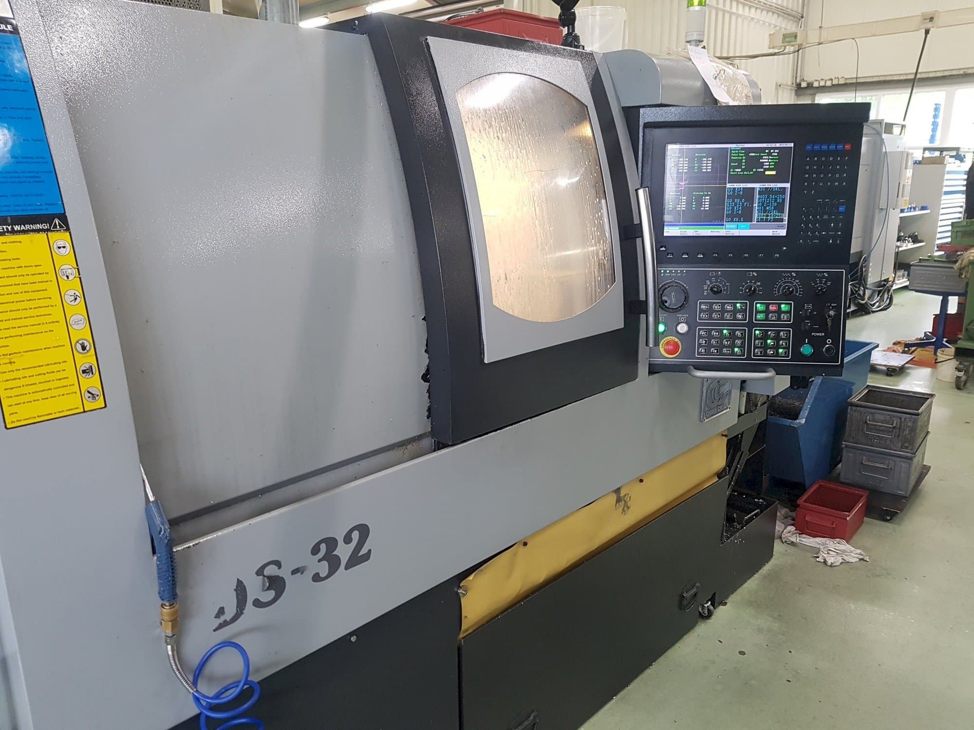 Koneen  Chiah-Chyun CDS-32 etunäkymä