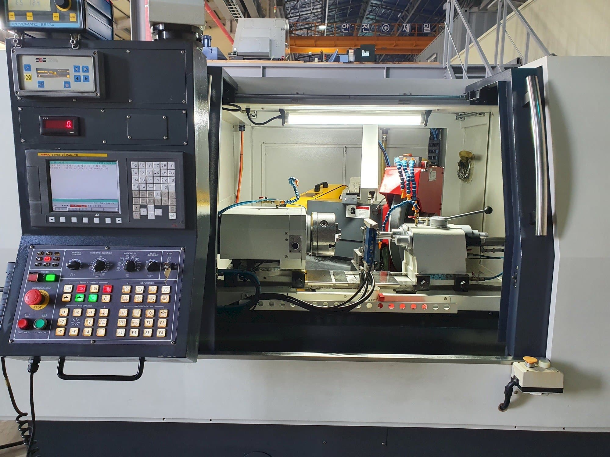 Koneen e-tech EGA-3250CNC etunäkymä