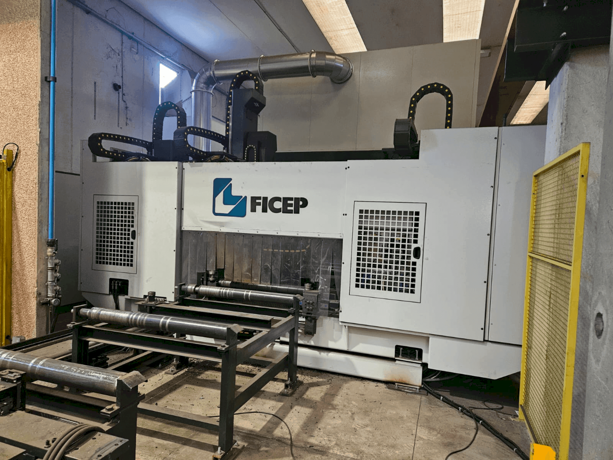 Koneen  FICEP VALIANT 1004 VLFRC etunäkymä