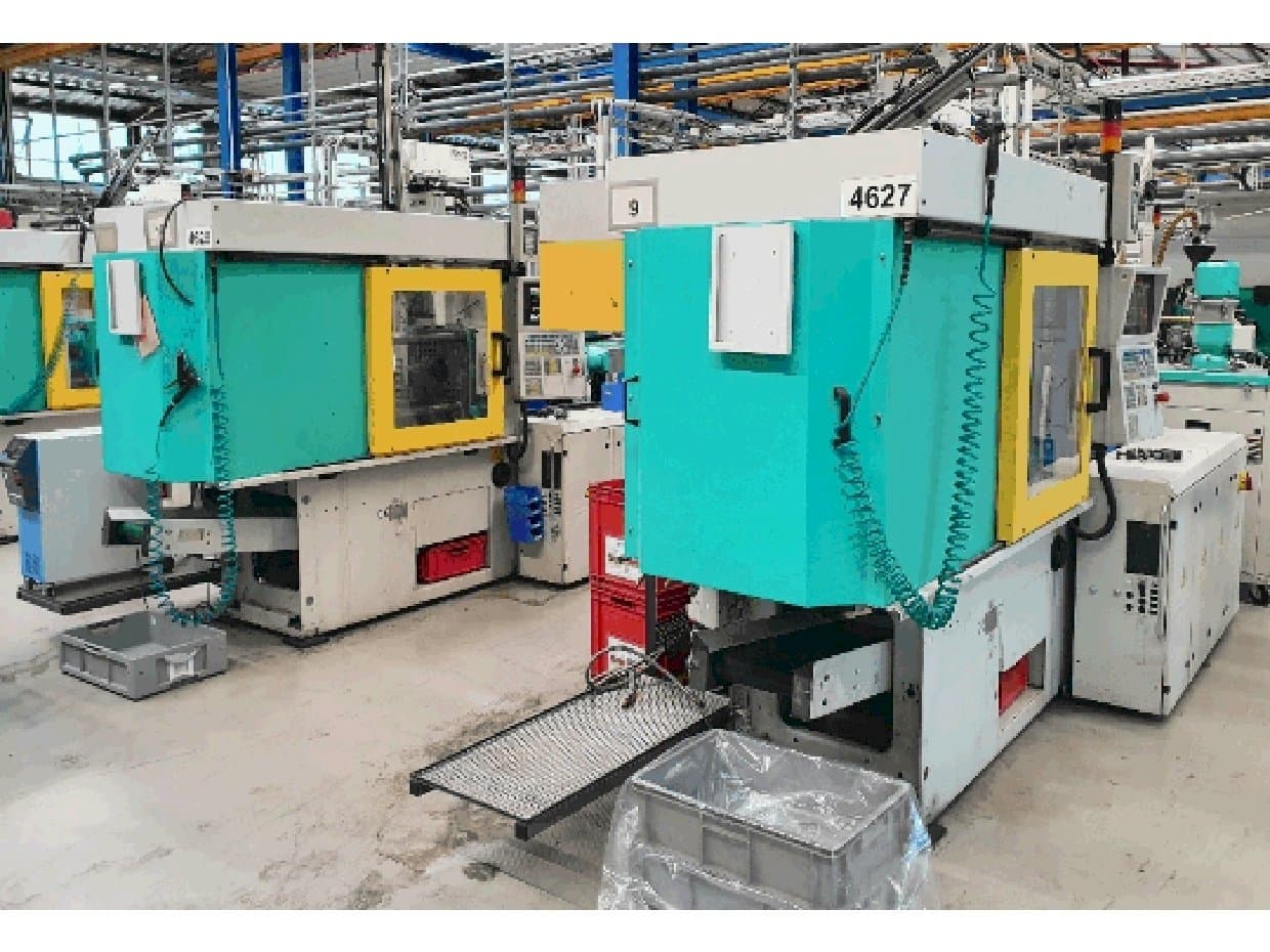 Koneen Arburg 320 C 600-250 vasemman sivun näkymä