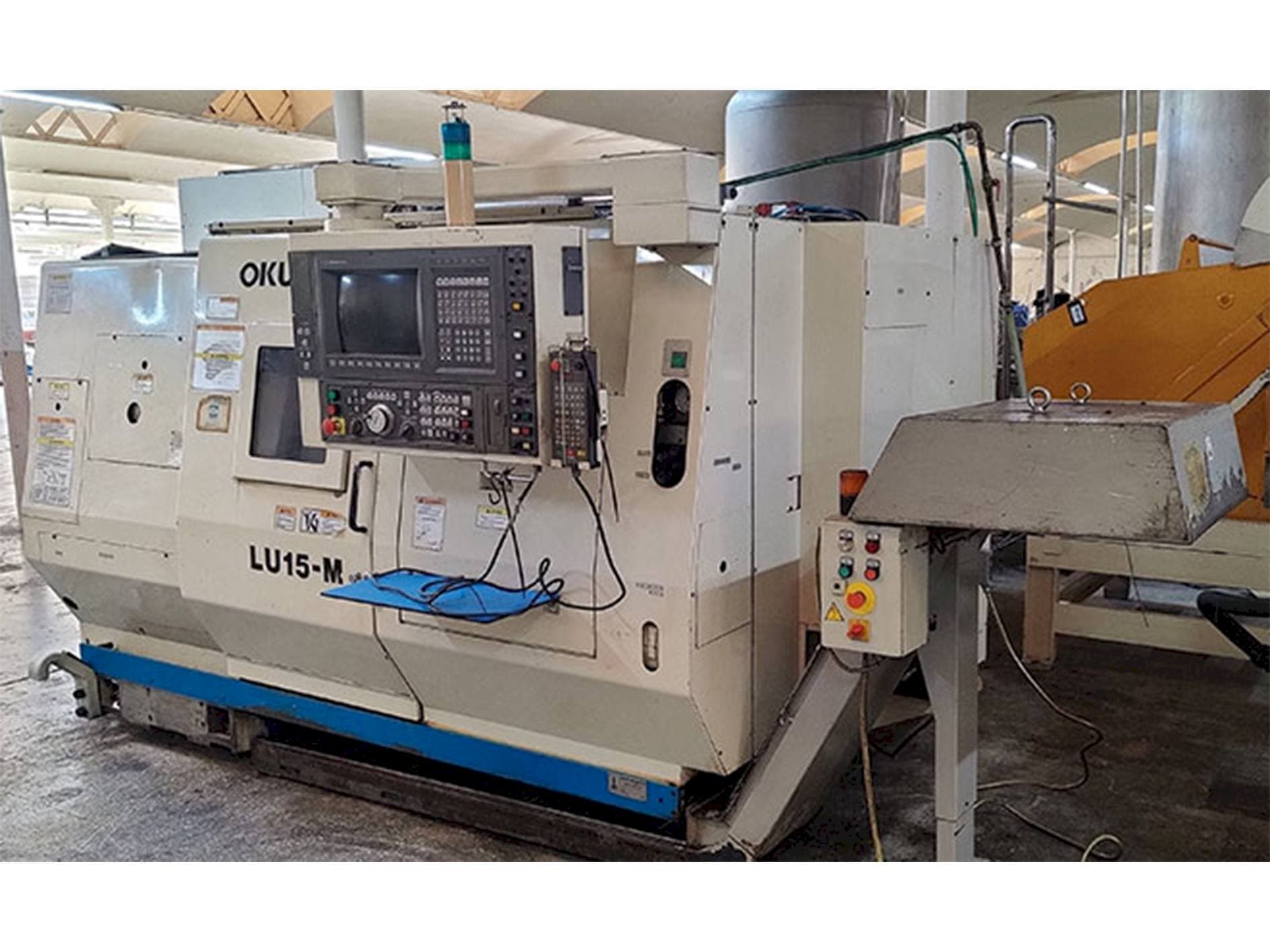 Koneen Okuma LU-15M etunäkymä