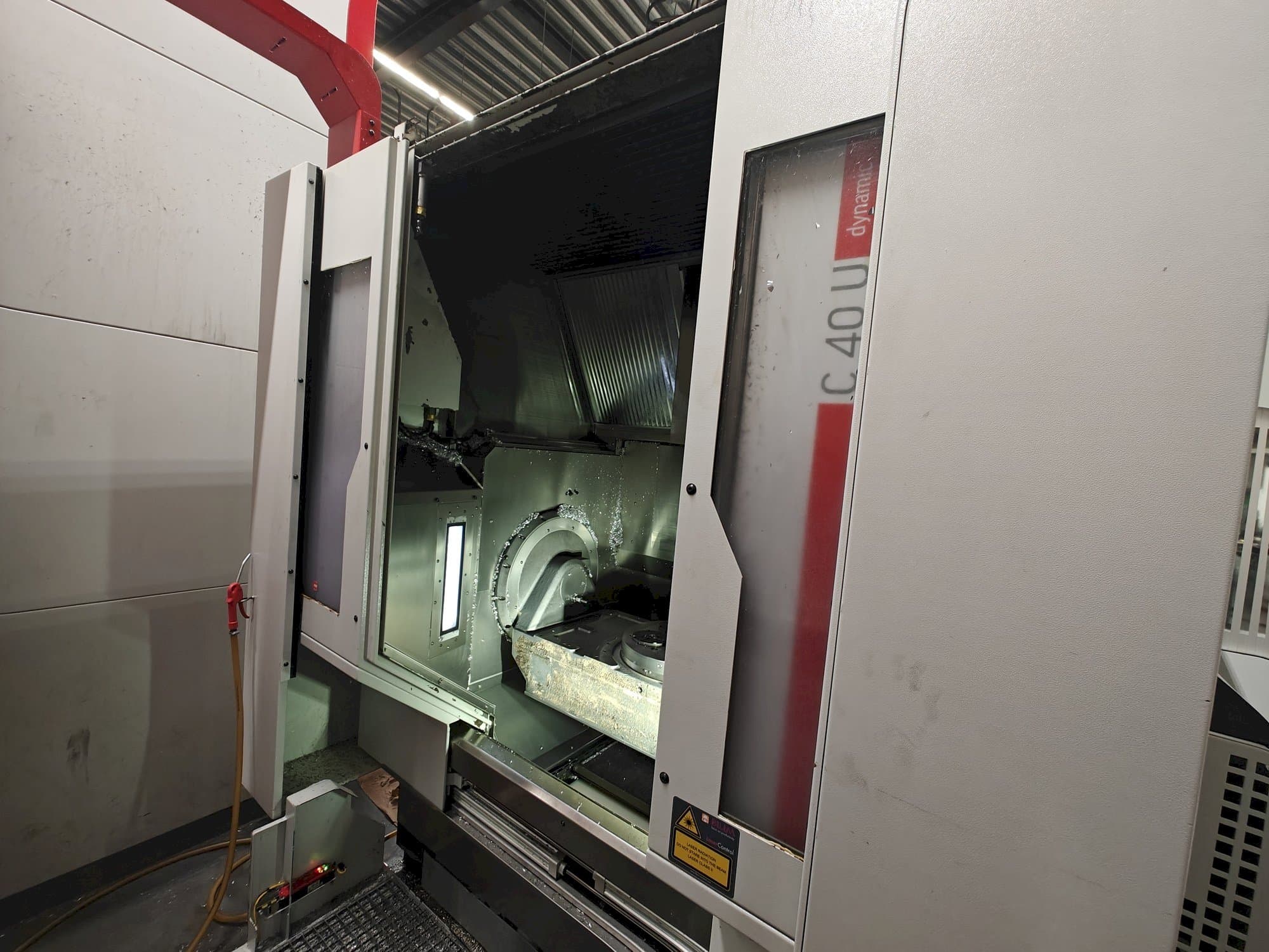 Koneen HERMLE C 40 U etunäkymä