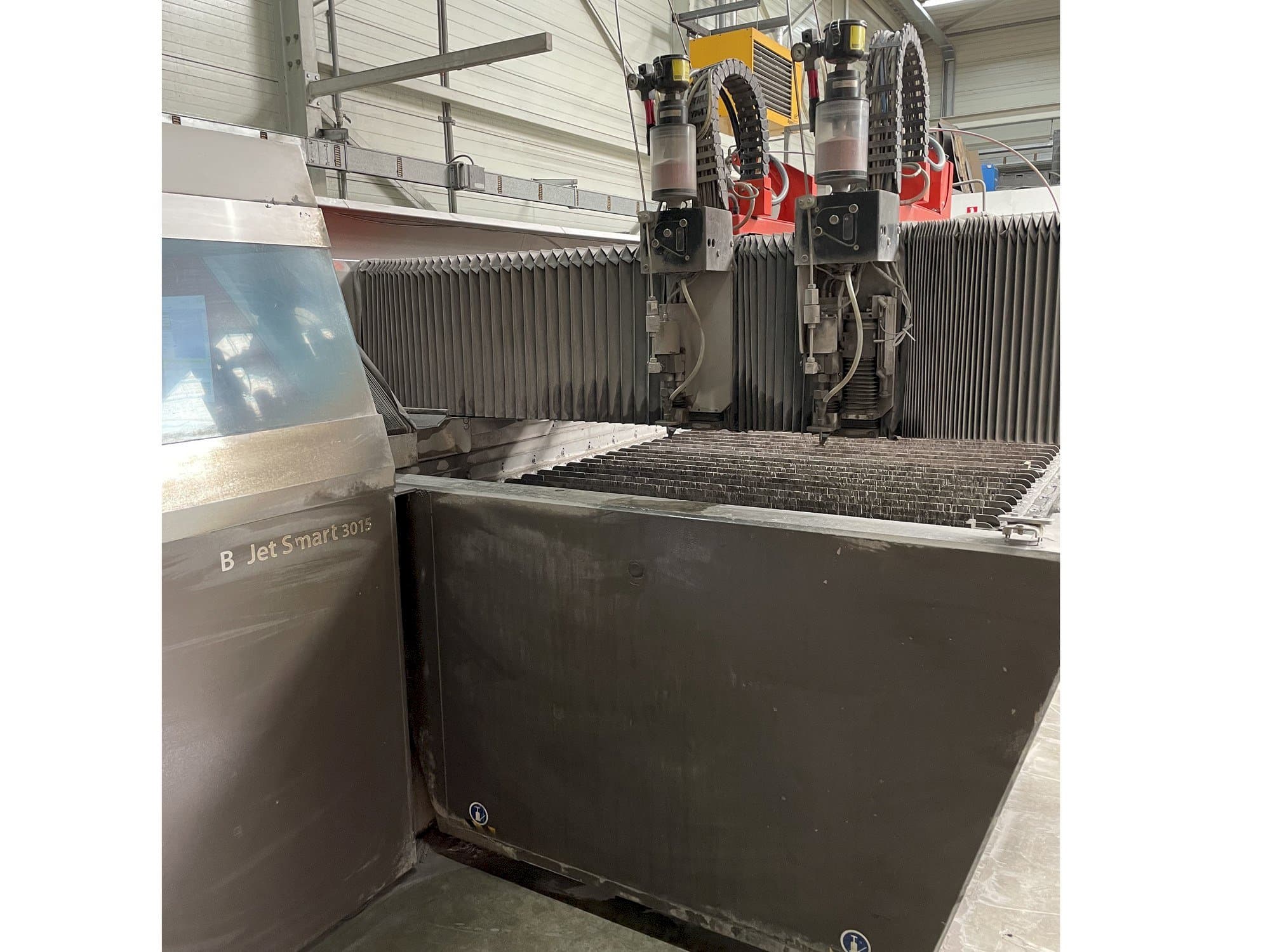 Koneen  Bystronic ByJet Smart 3015 etunäkymä