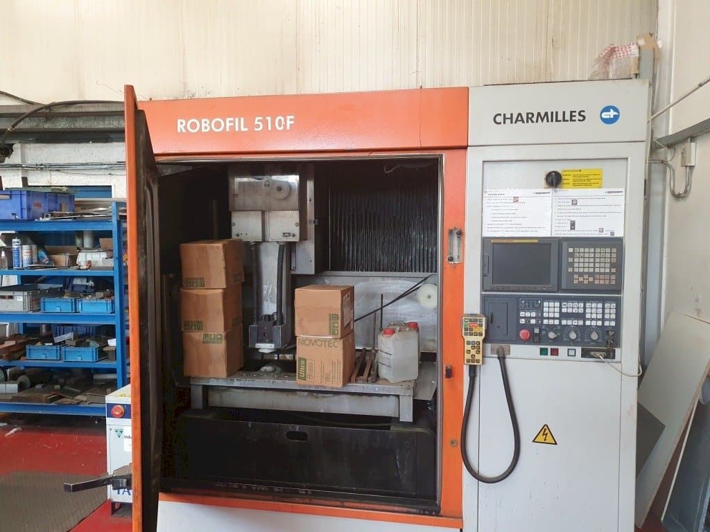 Koneen CHARMILLES Robofil 510F etunäkymä
