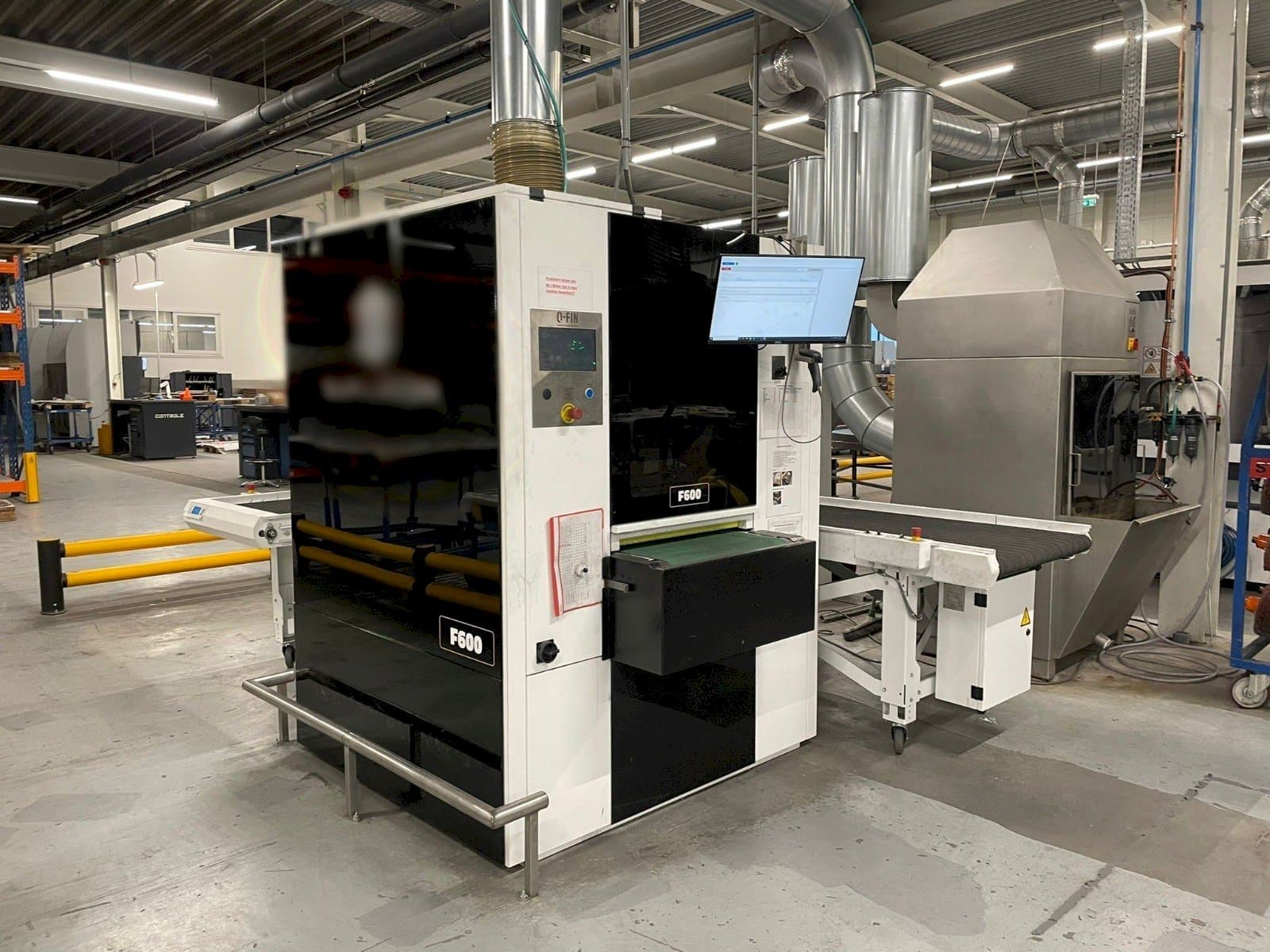 Koneen  Q-FIN F600 etunäkymä