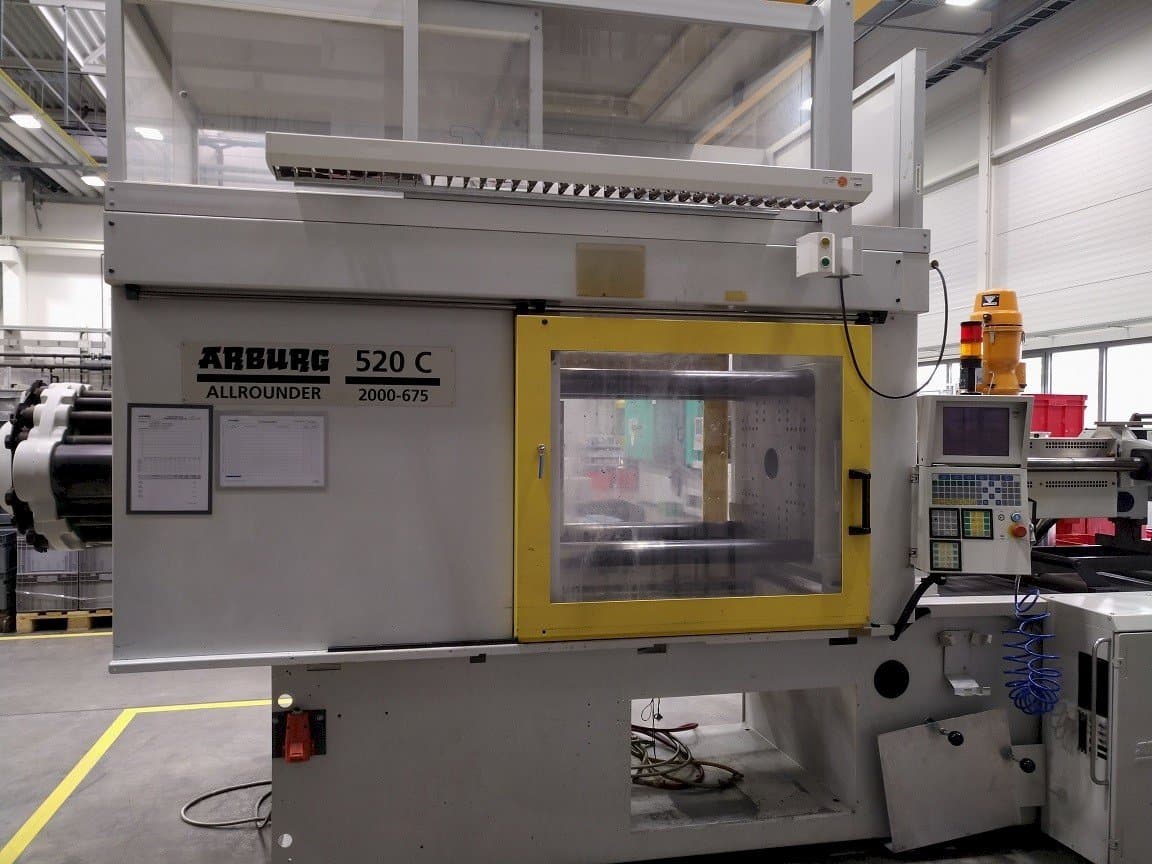 Koneen Arburg 520 C 2000–675 etunäkymä