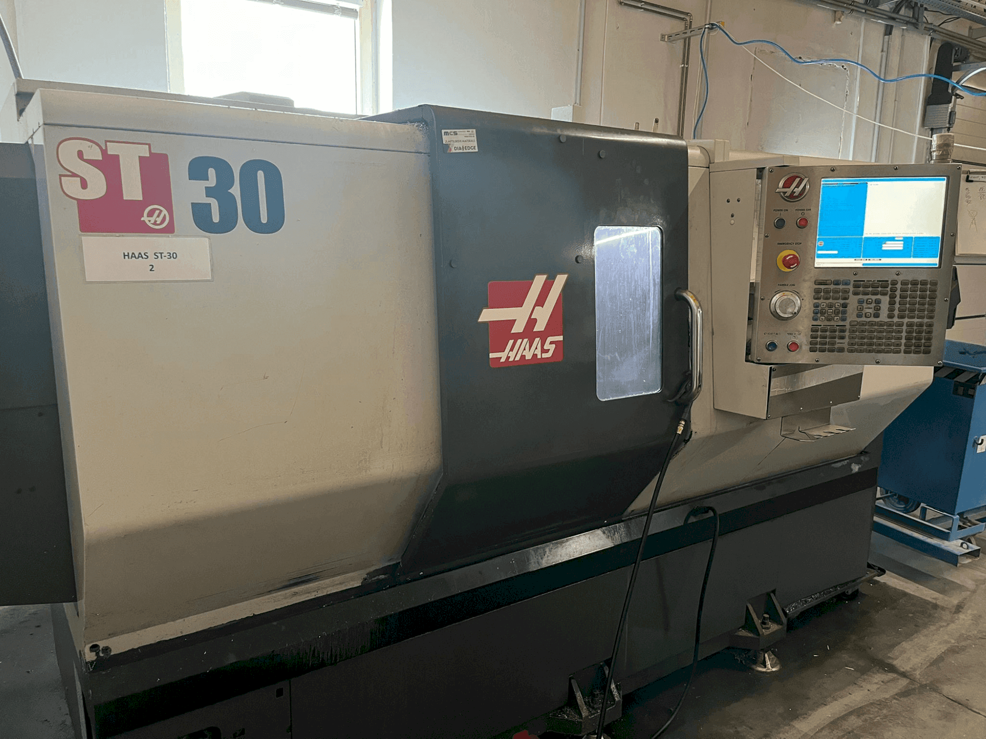 Koneen HAAS ST-30 etunäkymä