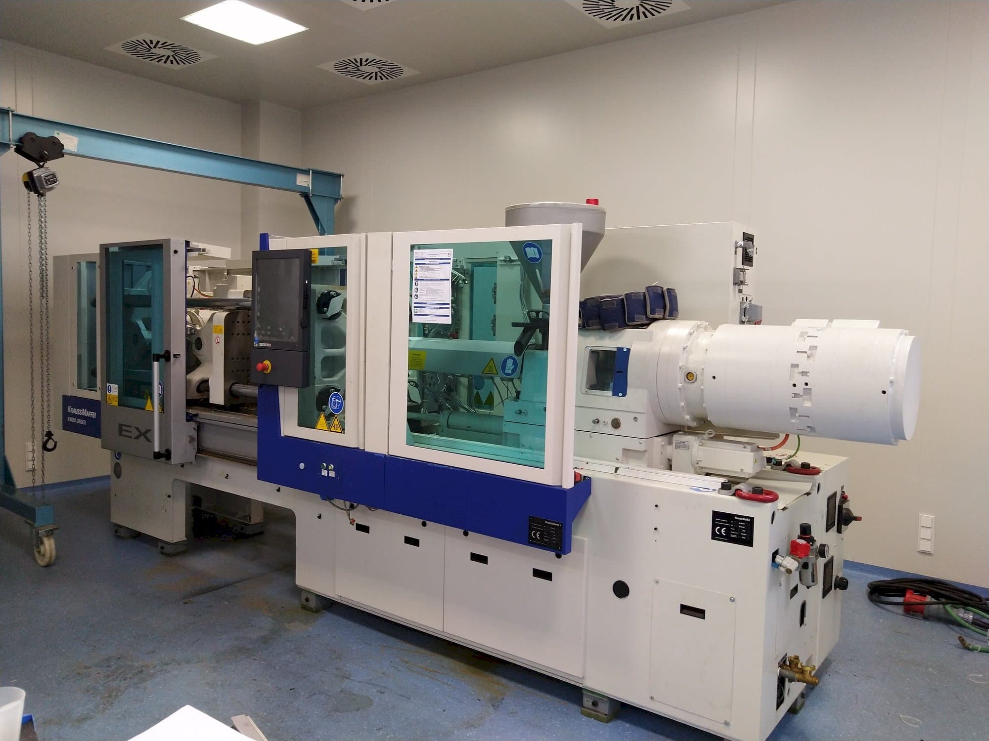 Koneen  Krauss Maffei 80-380 EX etunäkymä