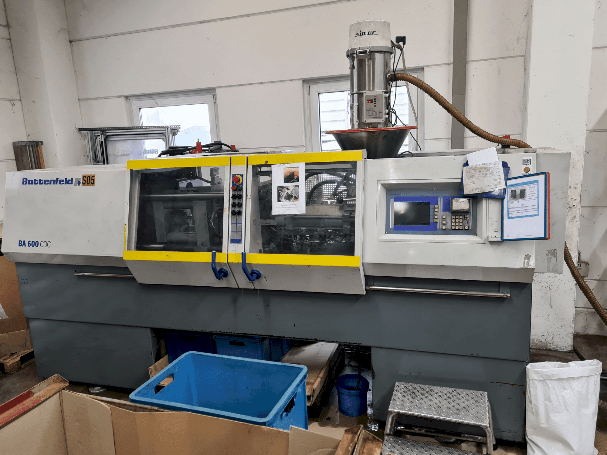 Koneen Battenfeld BA 600/200 CDC etunäkymä
