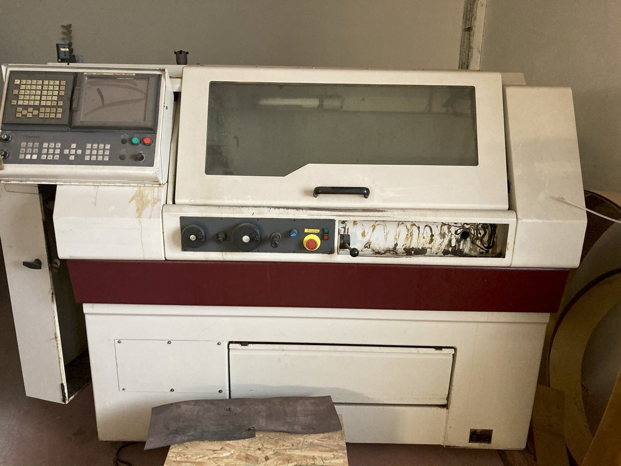 Koneen Harrison Alpha 1330S etunäkymä