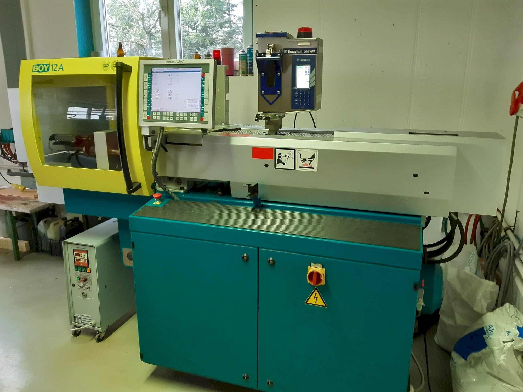 Koneen  BOY 12A etunäkymä